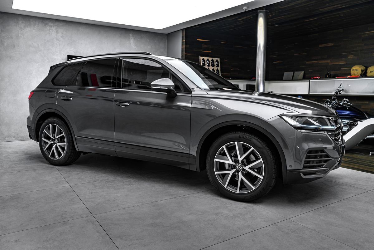 Volkswagen Touareg, V6 3,0TDI Vzduch LED Tažné - fotka 4