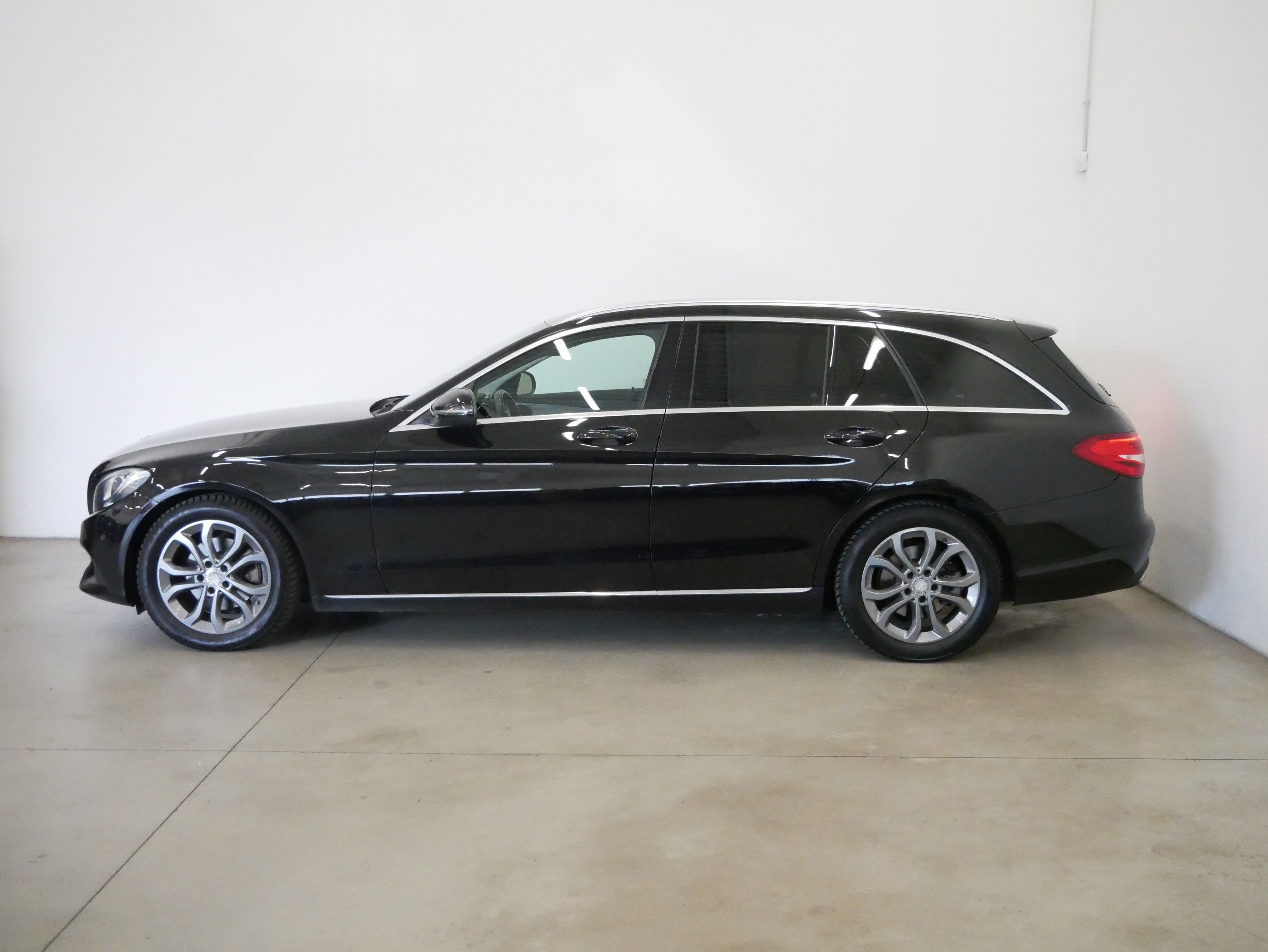 Mercedes-Benz Třídy C, 200 CDI 100 kW - fotka 3