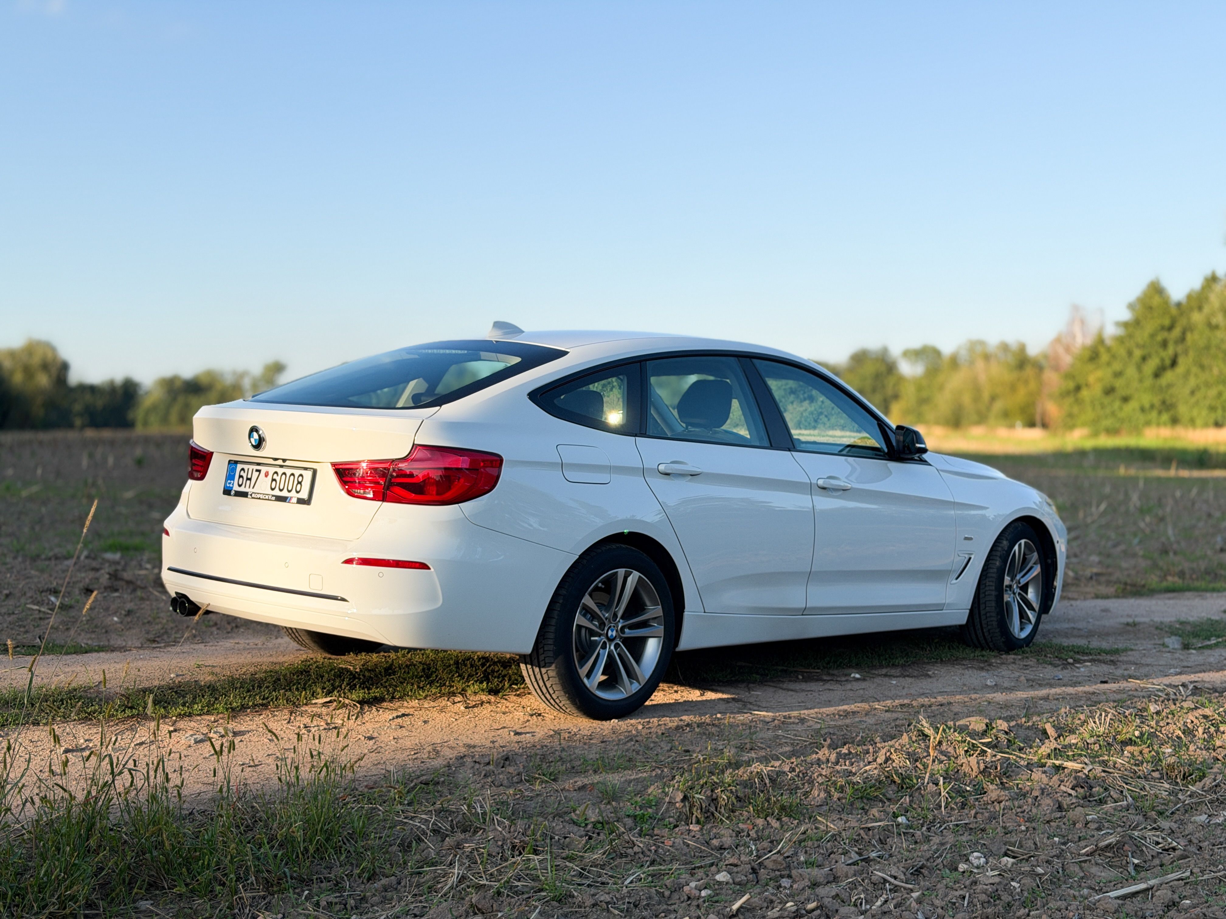 BMW Řada 3, 320d xDrive, GT - fotka 4