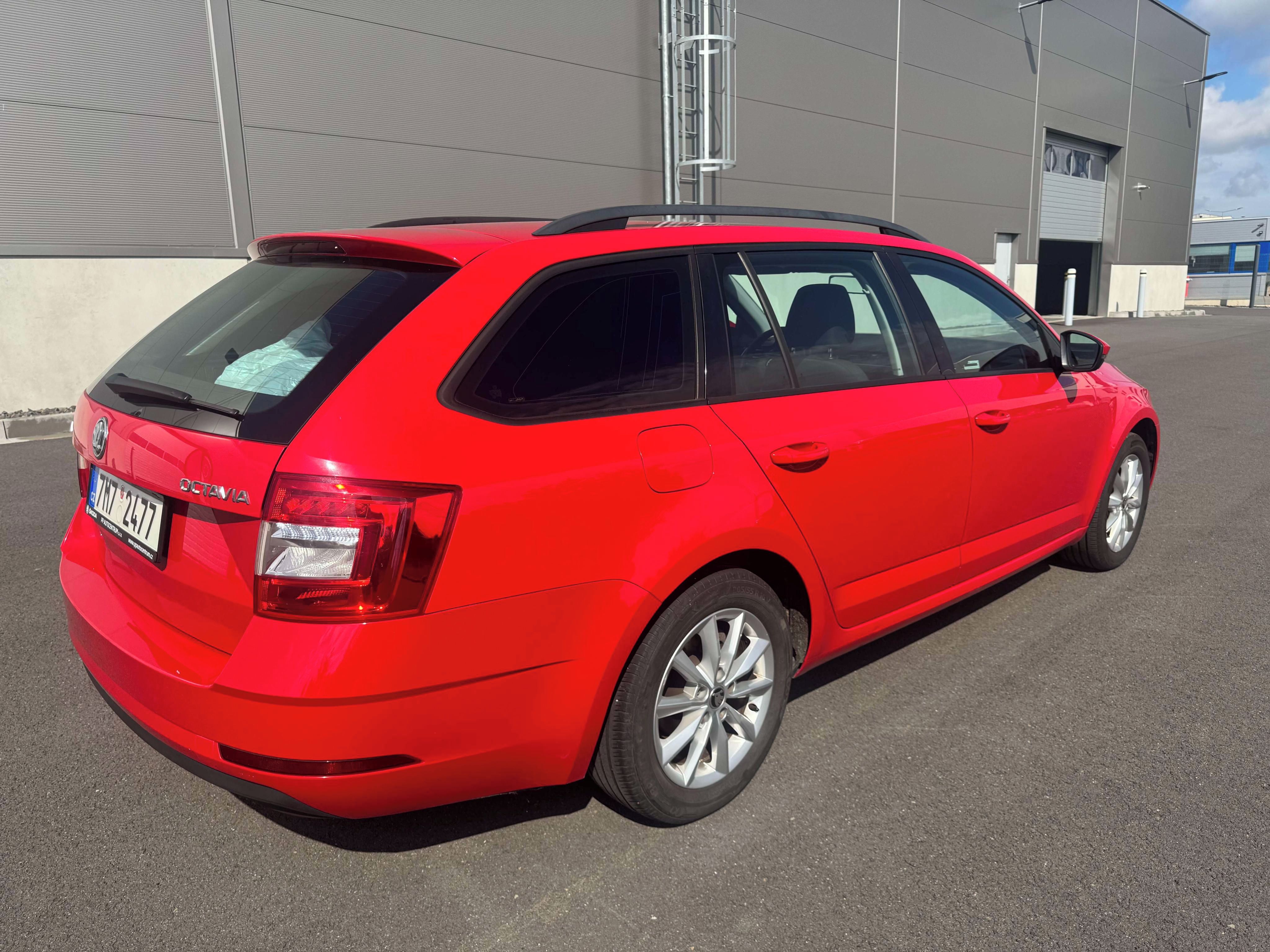 Škoda Octavia, 1.6TDI, Ambition, servis - fotka 4