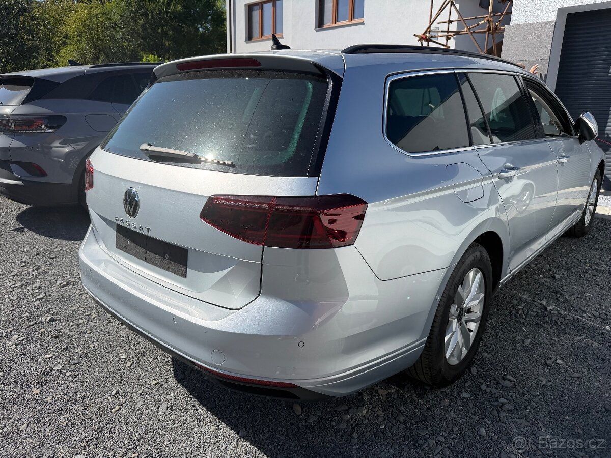 Volkswagen Passat, B8.5 2.0TDI 110KW cockpit MATR - fotka 4