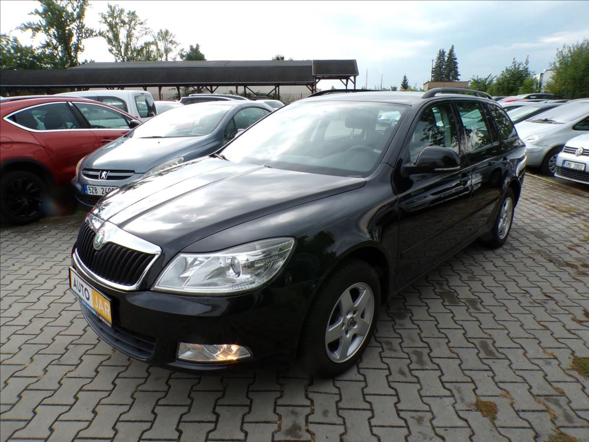 Škoda Octavia, 1,2 TSI-77KW  TEMPOMAT - fotka 2