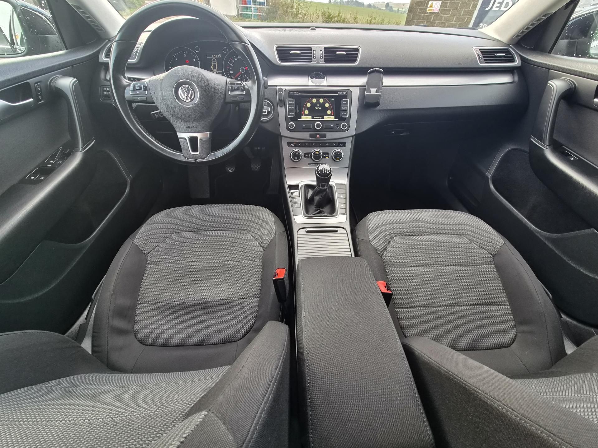 Volkswagen Passat, 2,0 TDI CLBMT - fotka 6