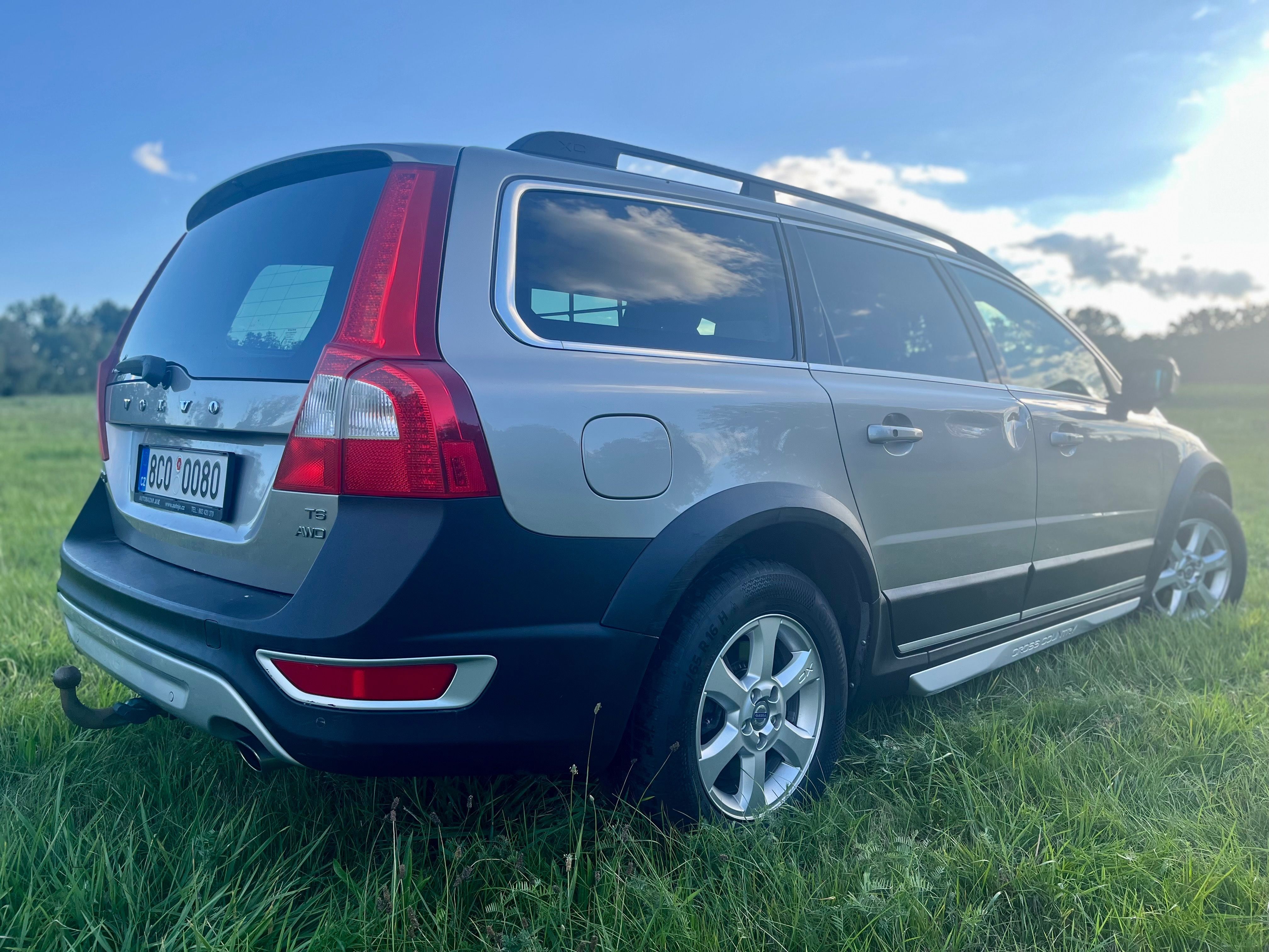 Volvo XC70, Volvo XC70 T6 AWD 210 kW – LPG - fotka 6