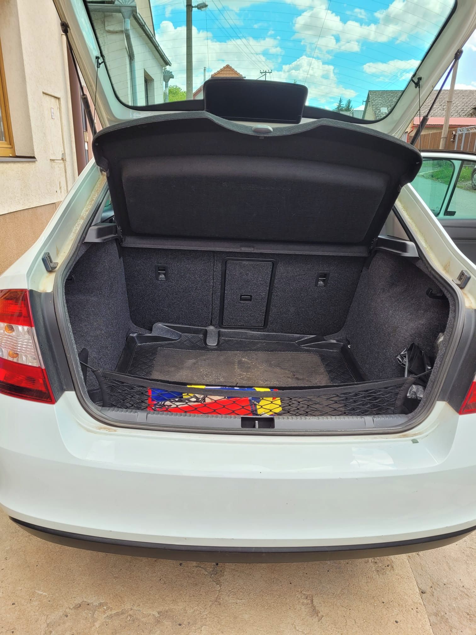 Škoda Rapid, Škoda Rapid liftback 1.2 TSI - fotka 3