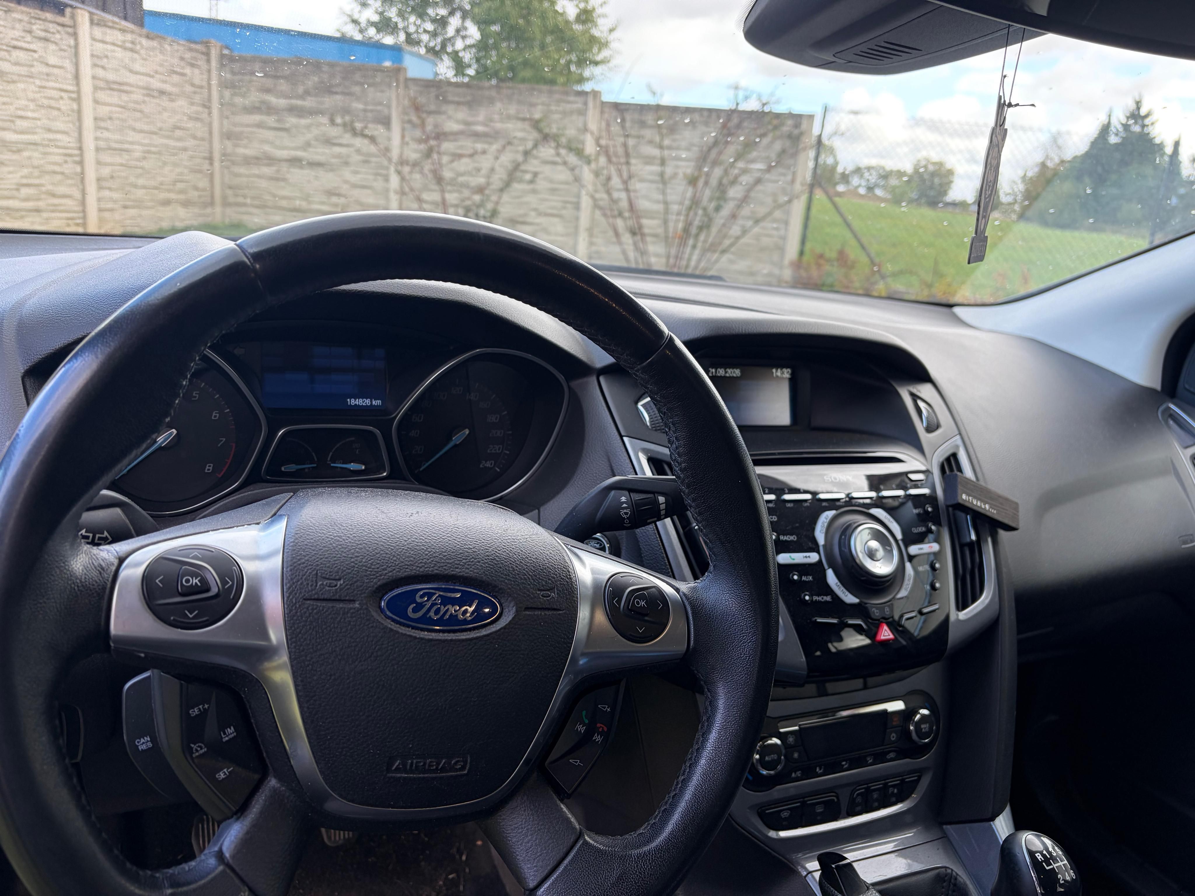 Ford Focus, 1.6 Po Servisu a STK - fotka 6