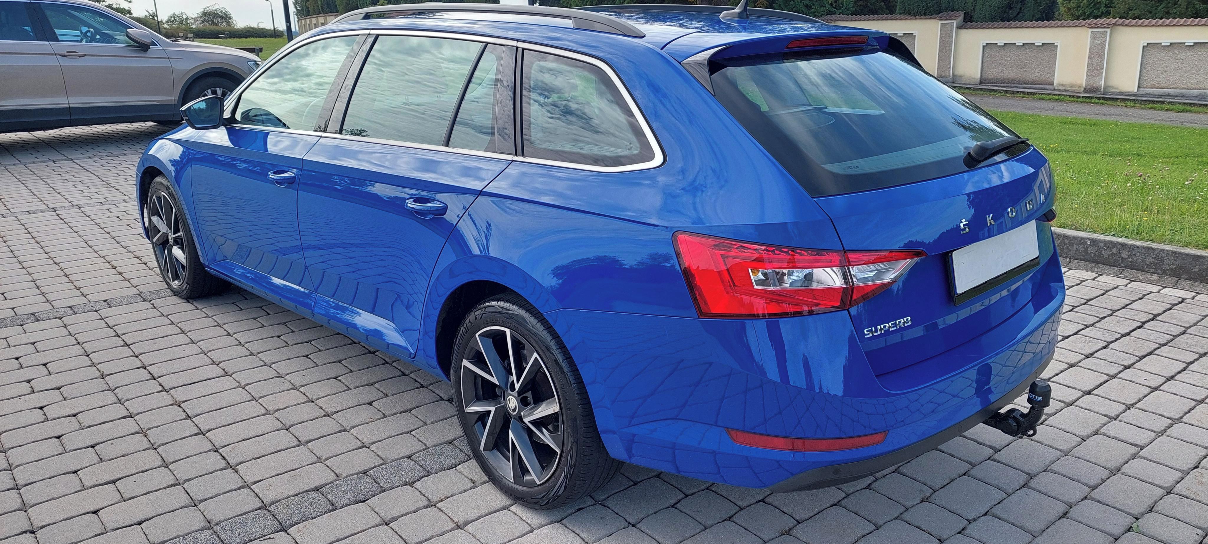 Škoda Superb, Com.III.FL(DSG)2,0TDiAmb+tažné - fotka 4