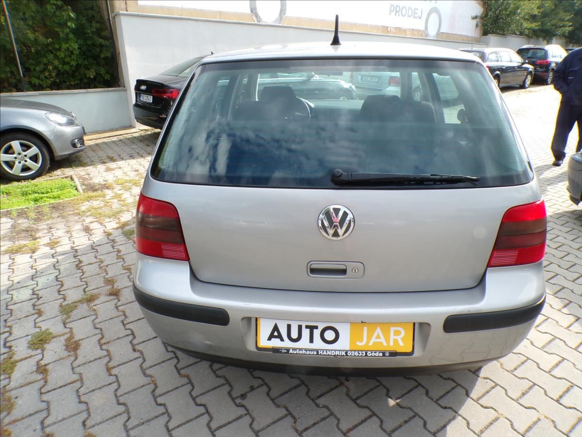 Volkswagen Golf, 1,4 16V  KLIMATIZACE - fotka 6