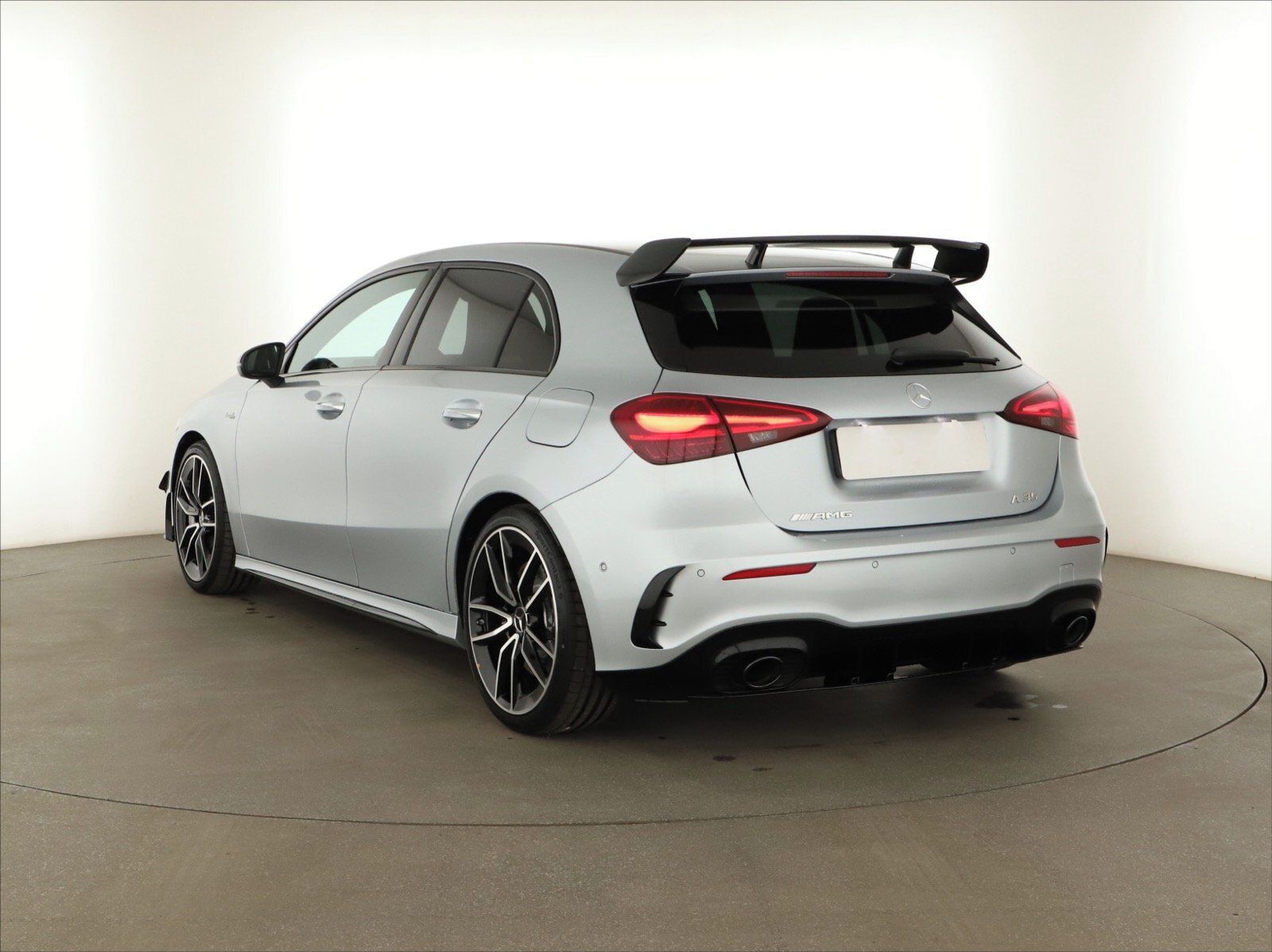 Mercedes-Benz Třídy A, 35 AMG 4MATIC, A35 AMG - fotka 3