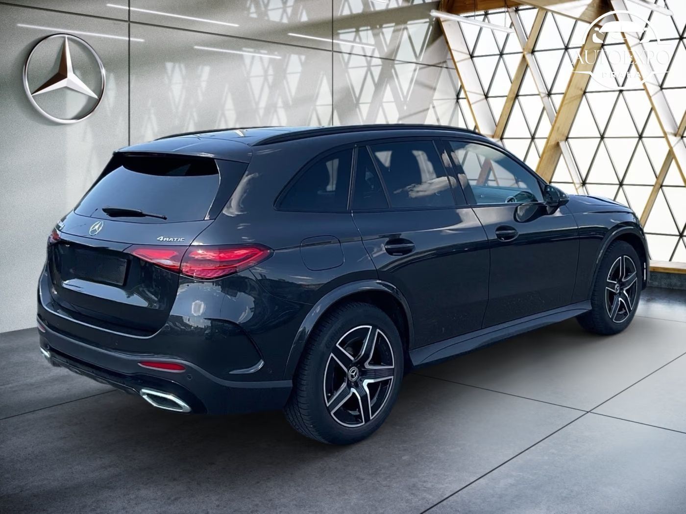 Mercedes-Benz GLC, 300d 4MATIC AMG Night* - fotka 5