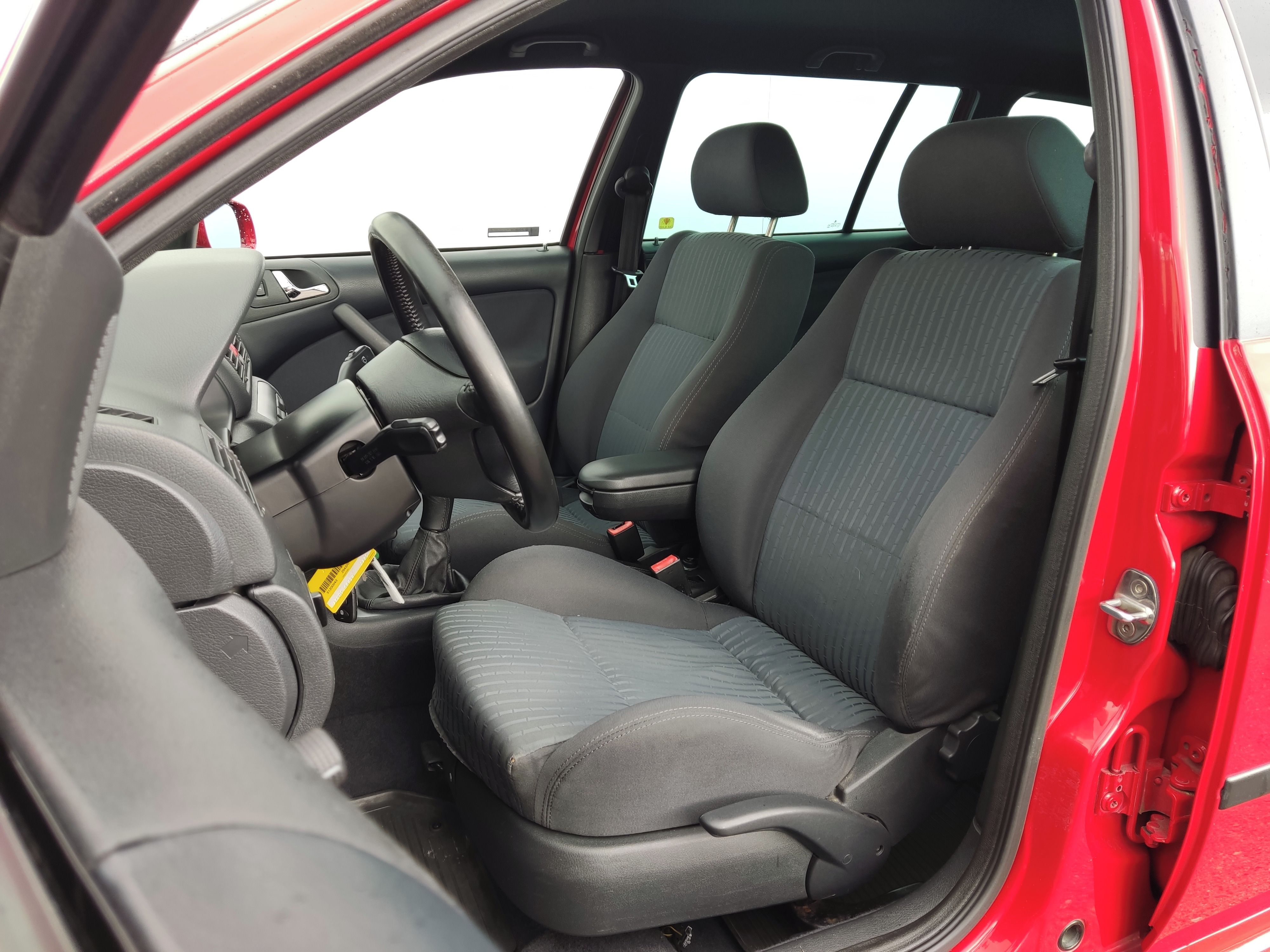 Škoda Octavia, Combi 1.9 TDI 74 kW Tour Sport - fotka 6