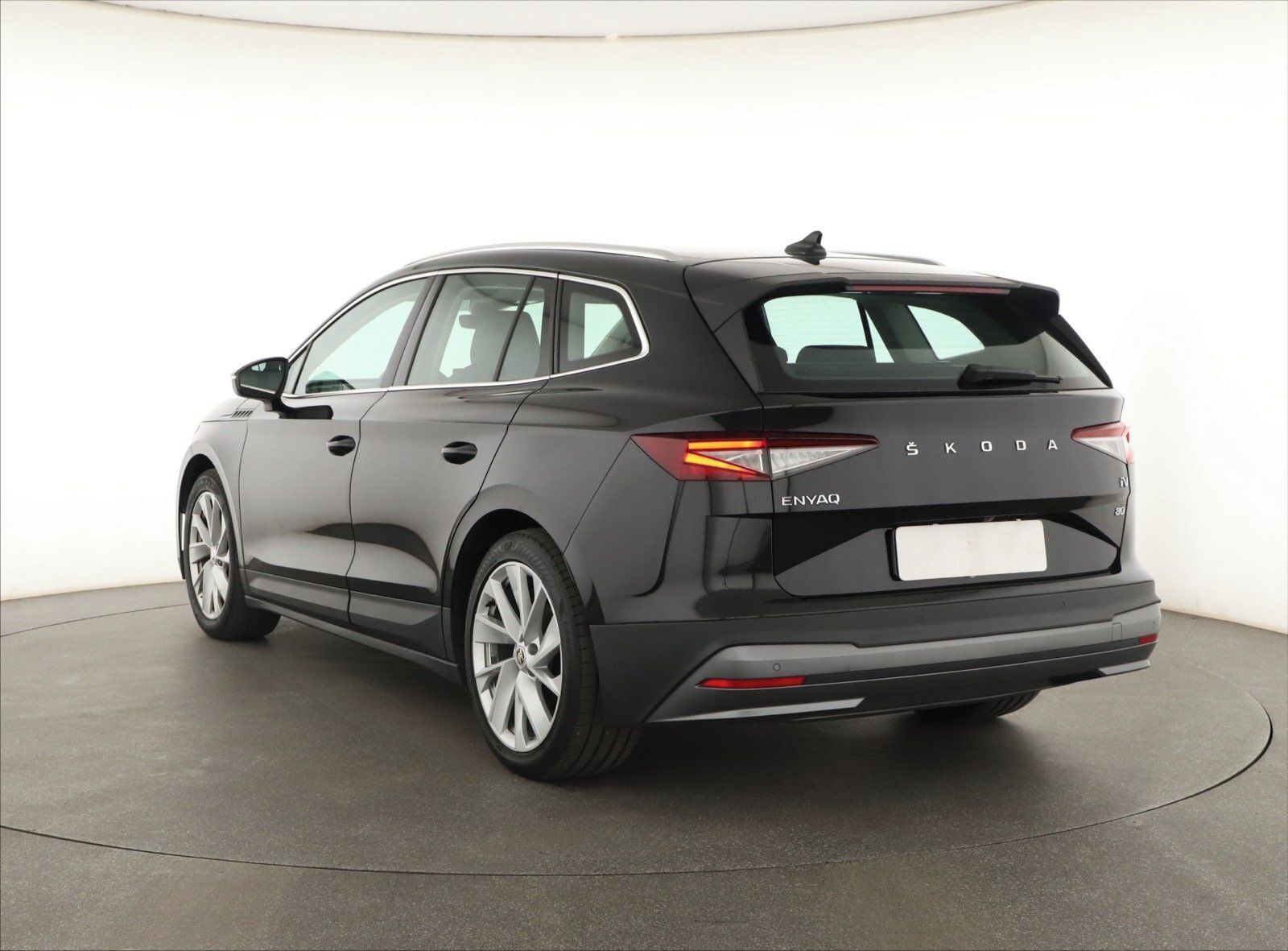 Škoda Enyaq, iV 80 (82 kWh), SoH 95% - fotka 4