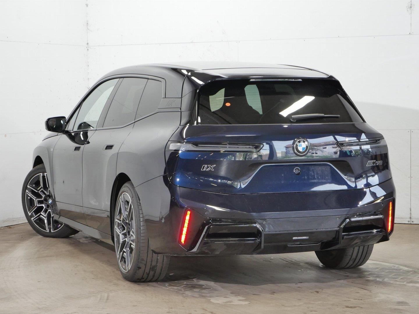 BMW iX, iX M70 xDrive - fotka 3