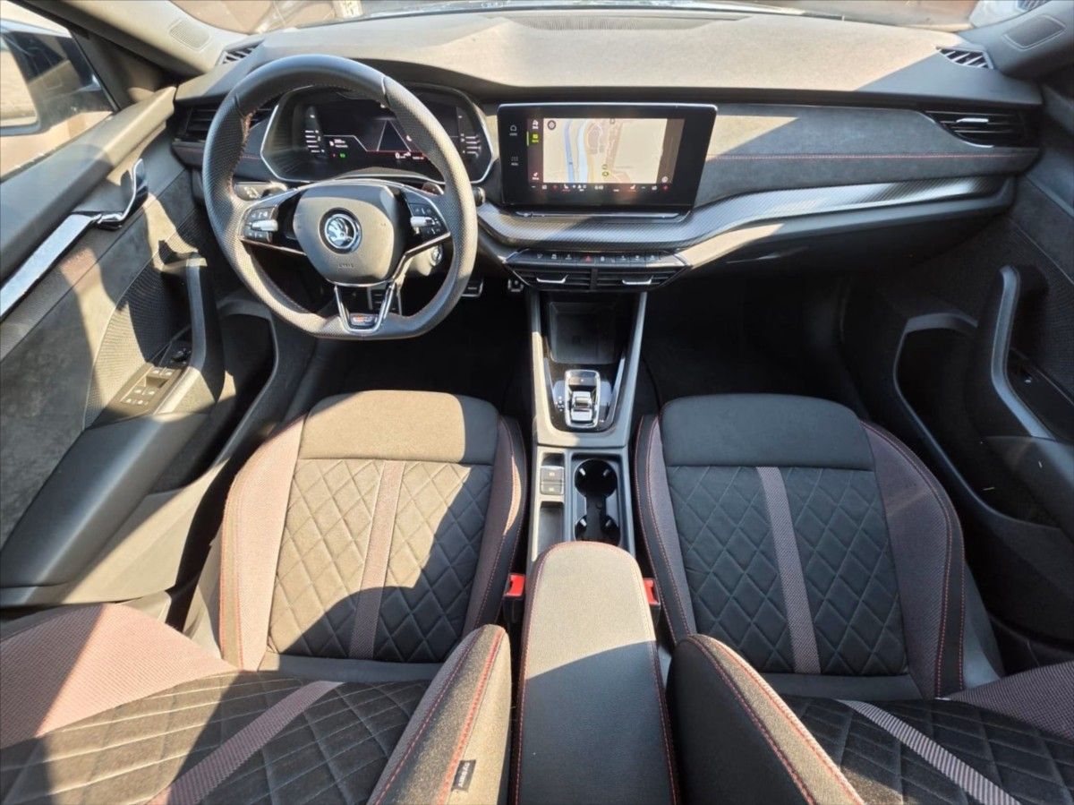 Škoda Octavia, 2,0 TSi RS *WEBASTO*CANTON*TAŽ - fotka 5