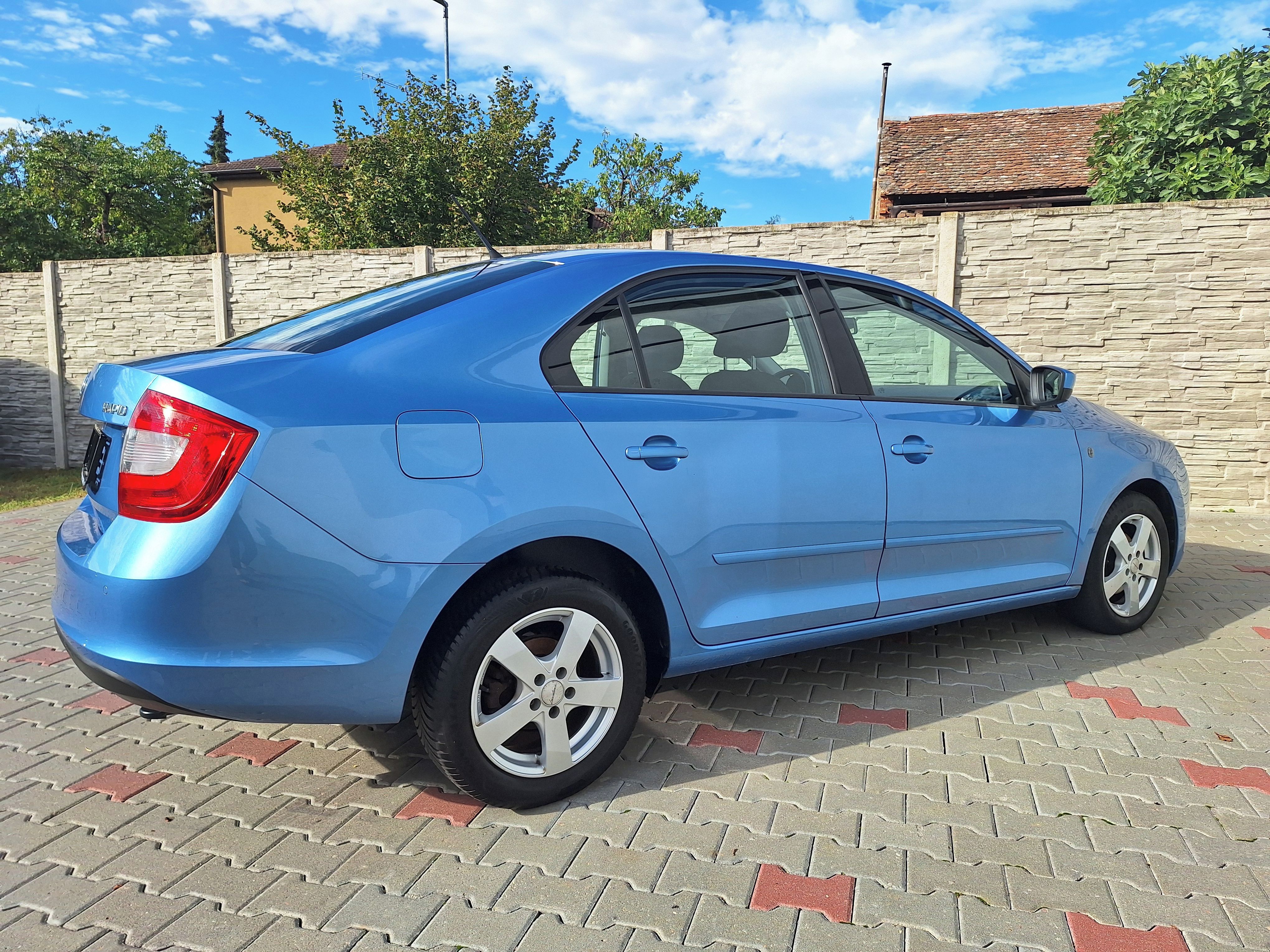 Škoda Rapid, 1,2TSi 63kW,prav.servis - fotka 6