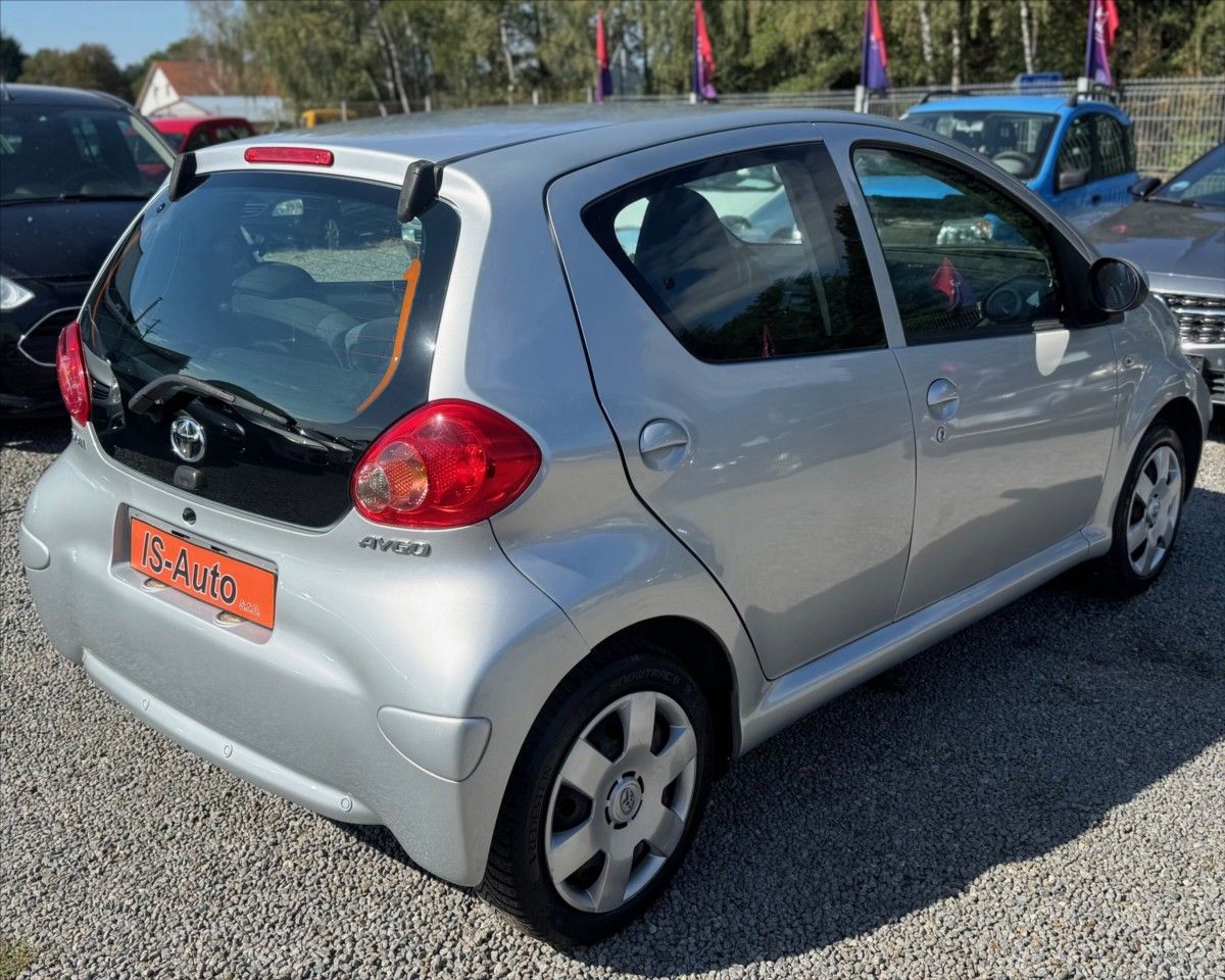 Toyota Aygo, 1,0 44300 KM - fotka 6