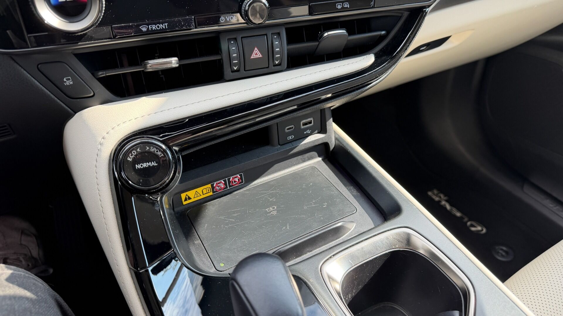 Lexus NX 350h, 350H 2,5 HEV PRESTIGE - fotka 6