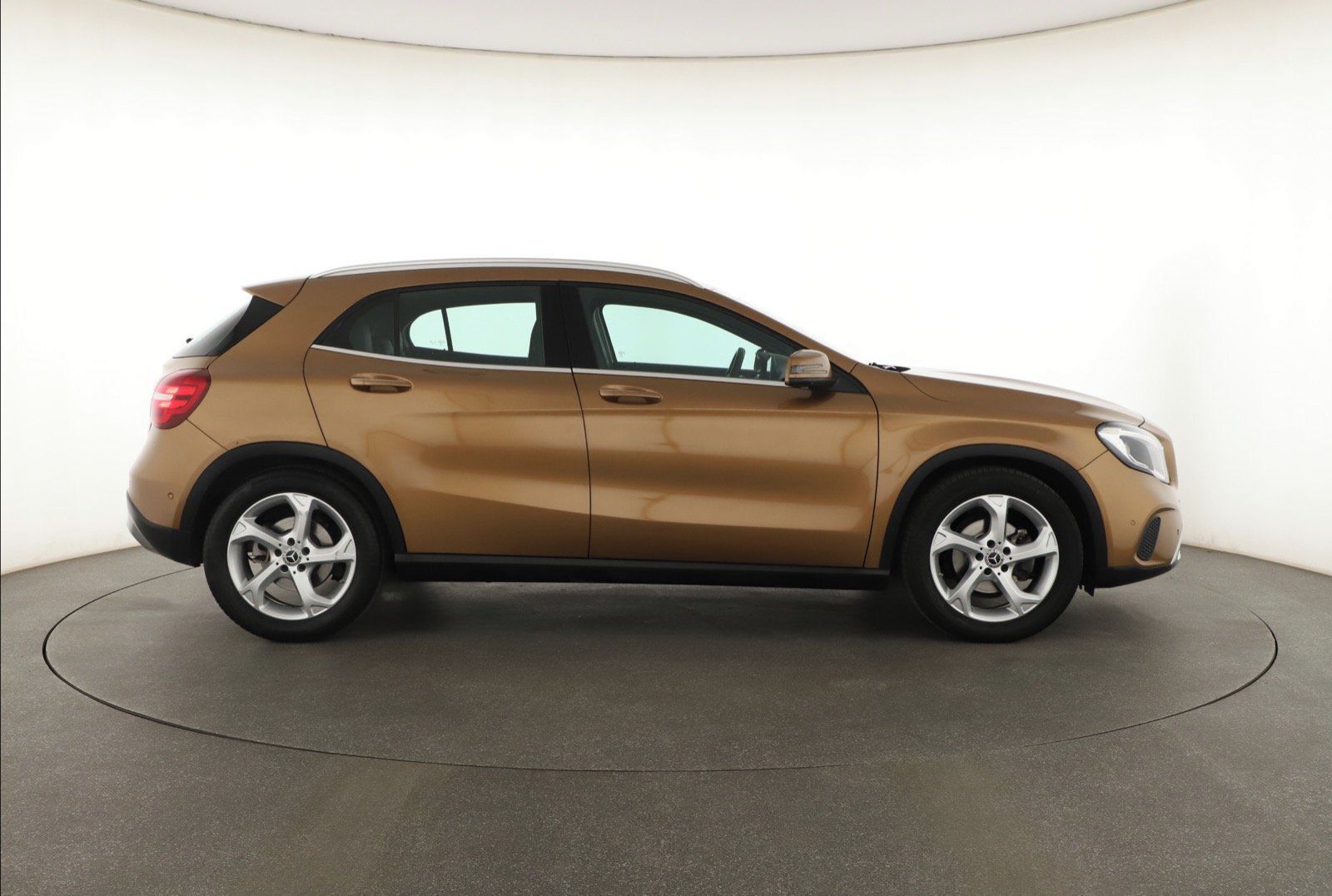 Mercedes-Benz GLA, 200, Style, Kůže - fotka 6