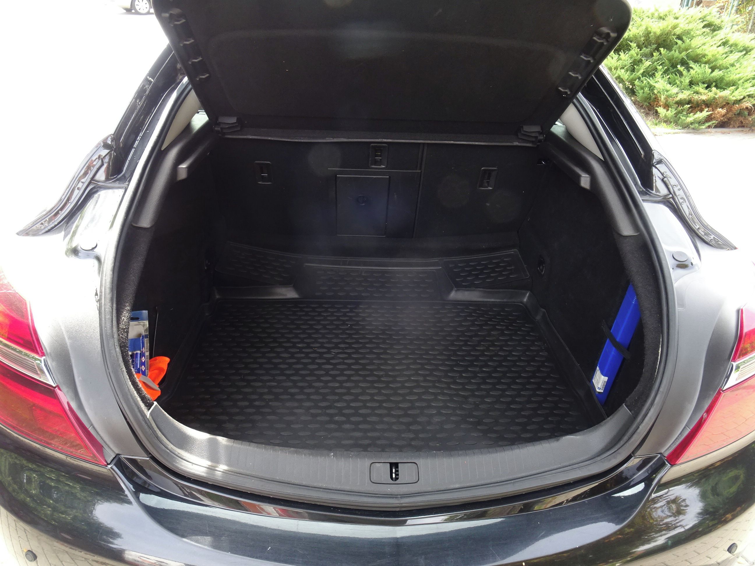 Opel Insignia, 1.6 D - fotka 6