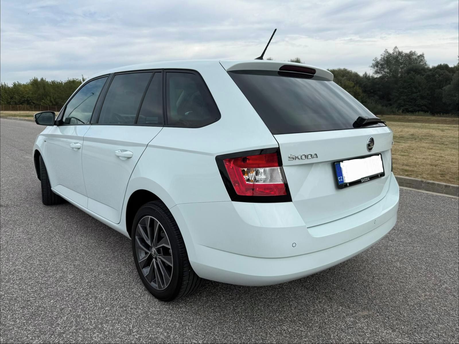 Škoda Fabia, 3 kombi, 81kw, edice Drive - fotka 3