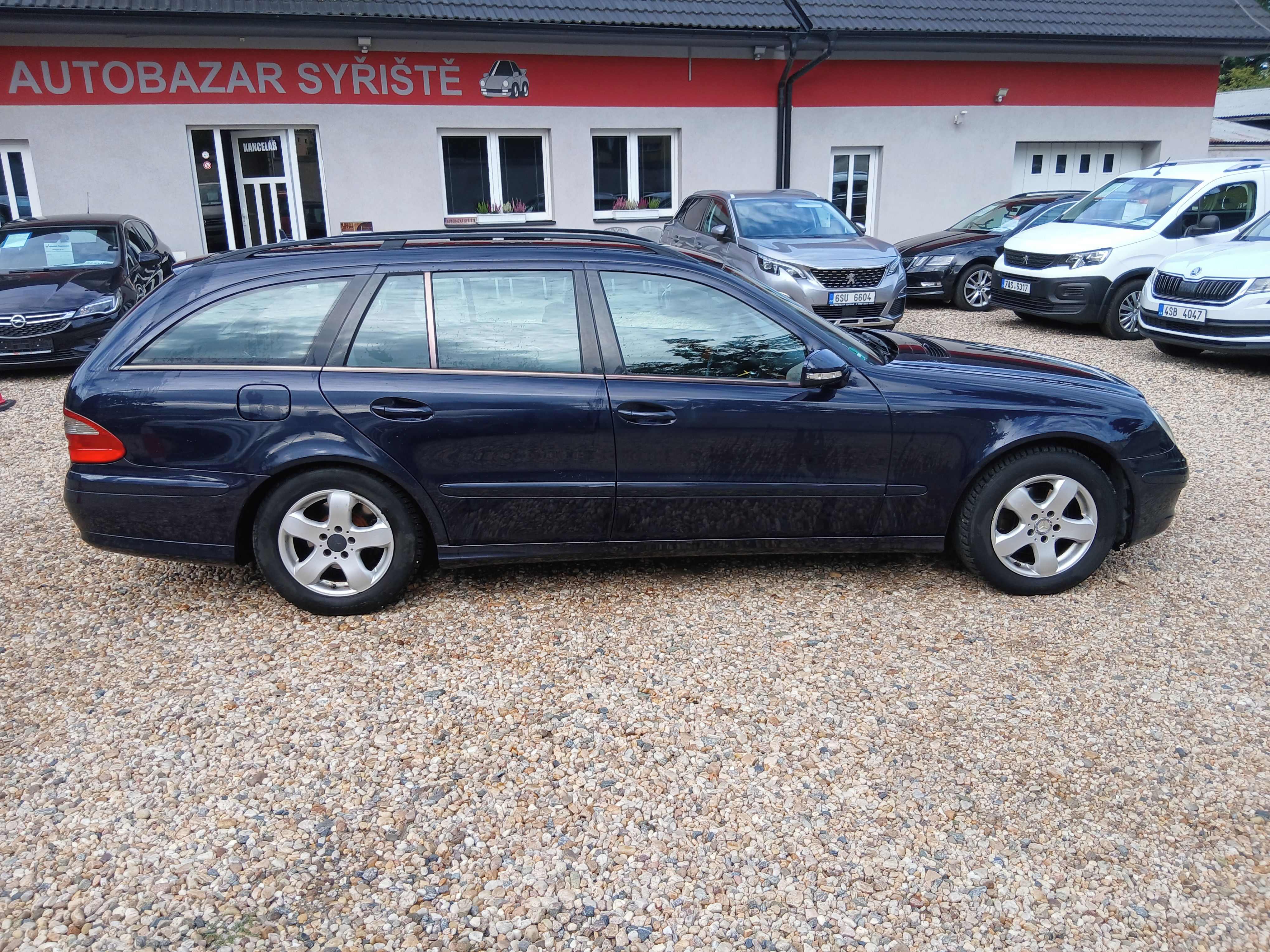 Mercedes-Benz Třídy E, E 220CDi 125KW Tažné, Klima - fotka 4