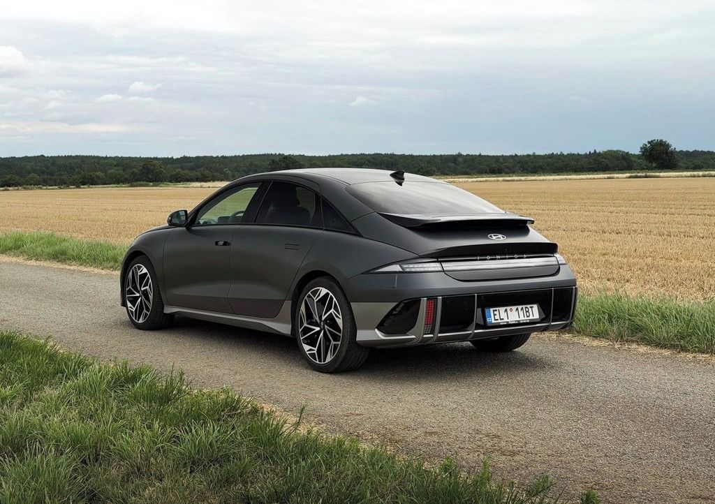 Hyundai Ioniq, 6 4x4 77,4 kWh TOP výbava - fotka 3