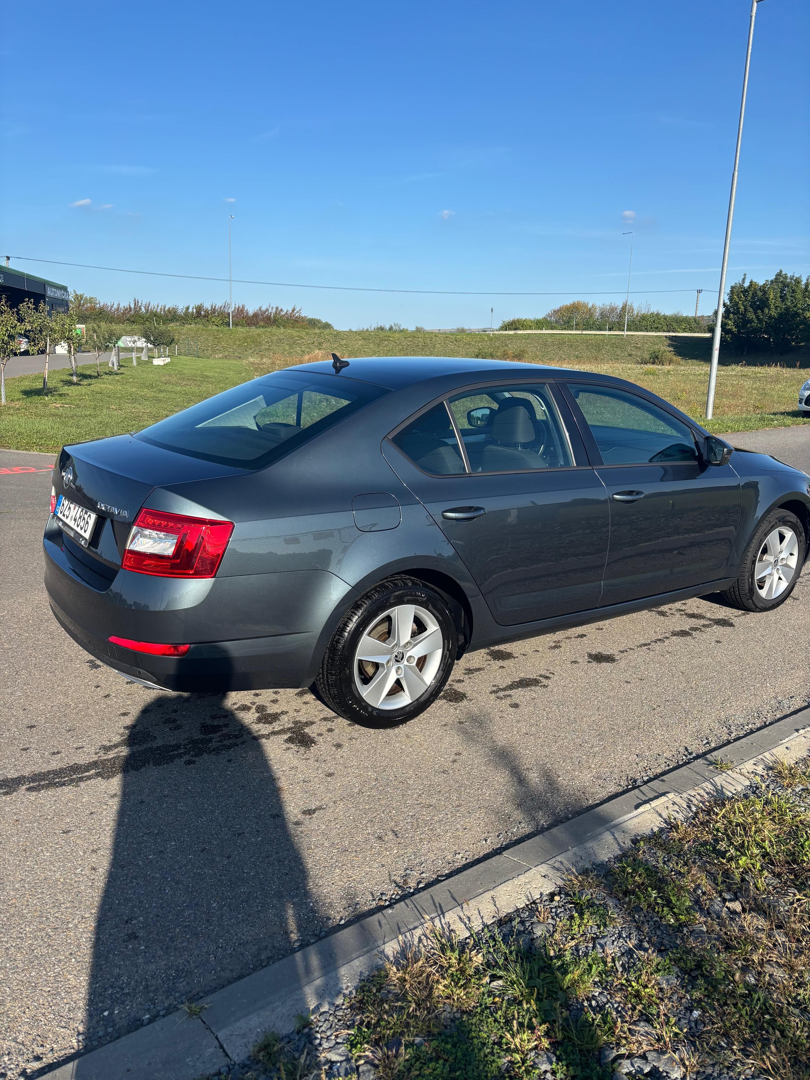 Škoda Octavia - fotka 2