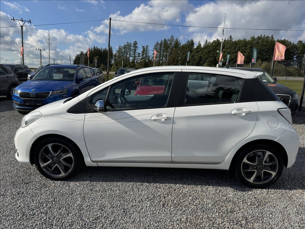 Toyota Yaris, 1,3   i 73 KW STYLE - fotka 4