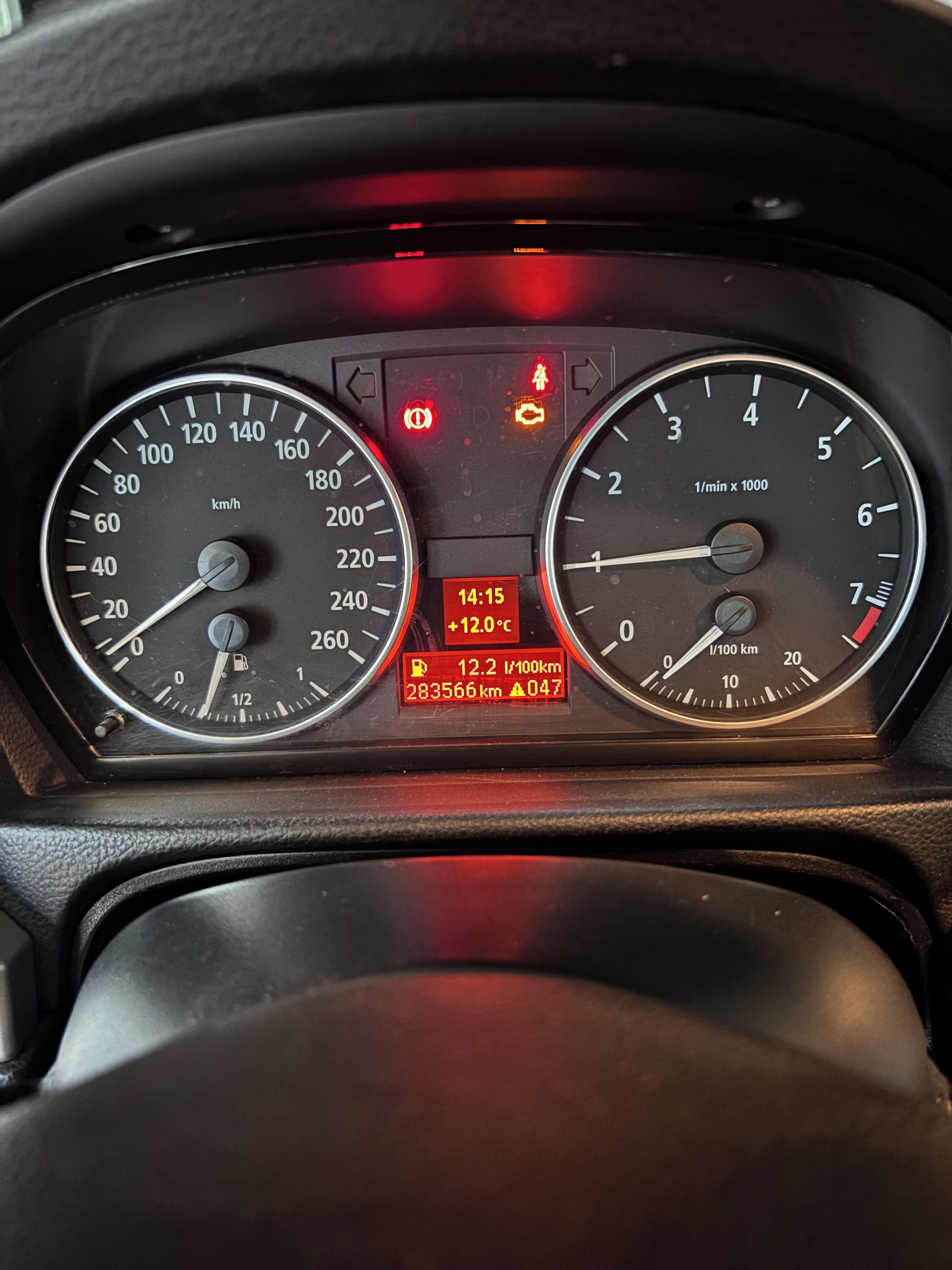 BMW Řada 3, 325i - fotka 4