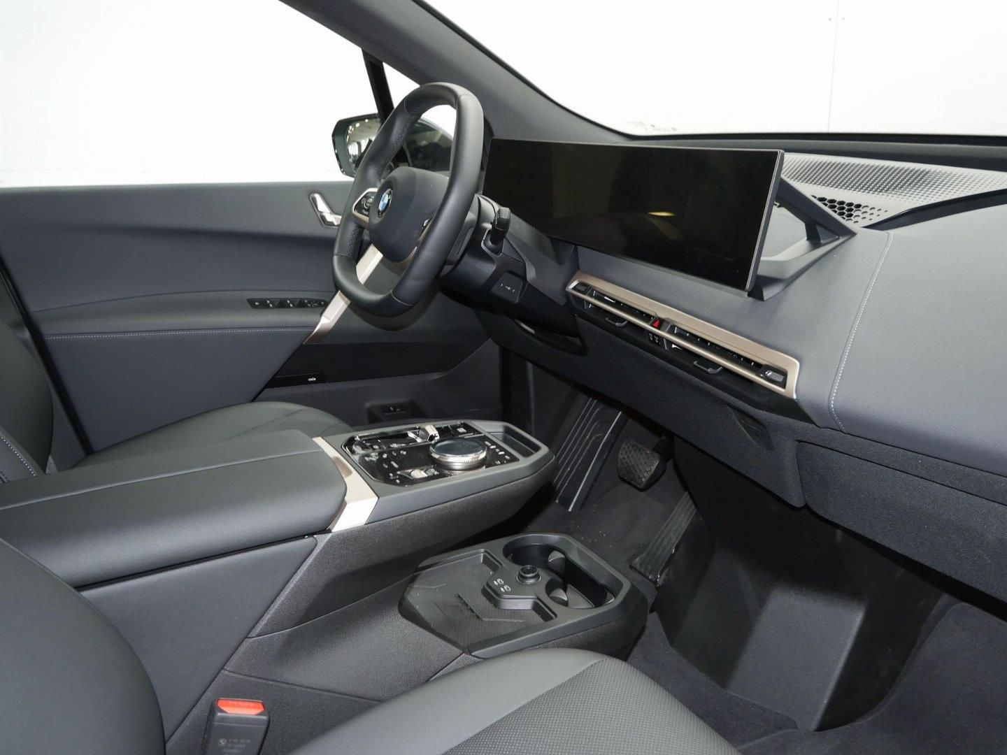 BMW iX, iX45 xDrive Vzduch Tažné - fotka 5