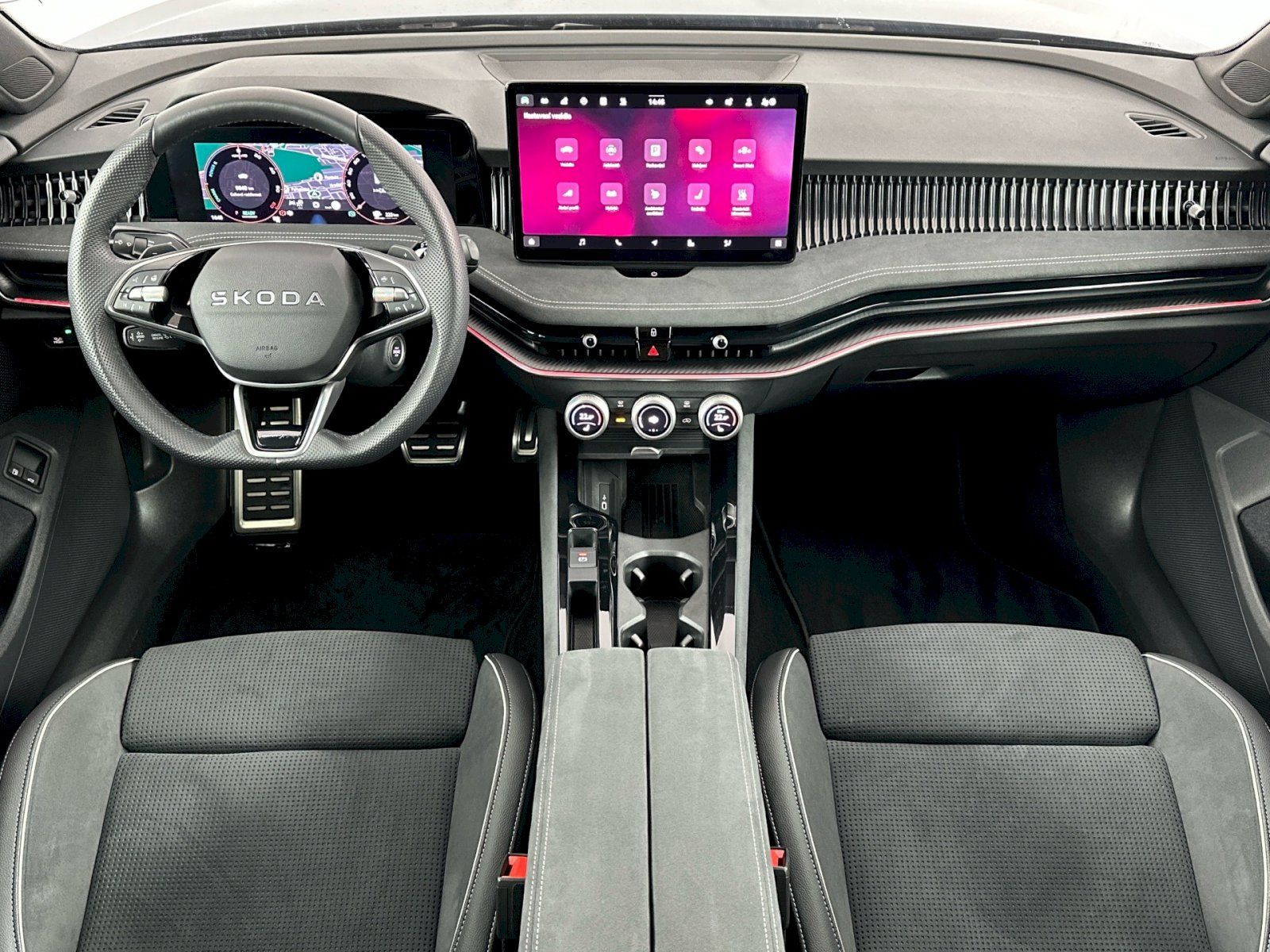Škoda Superb, iV DSG 1.5TSI 150kW SportLine - fotka 5