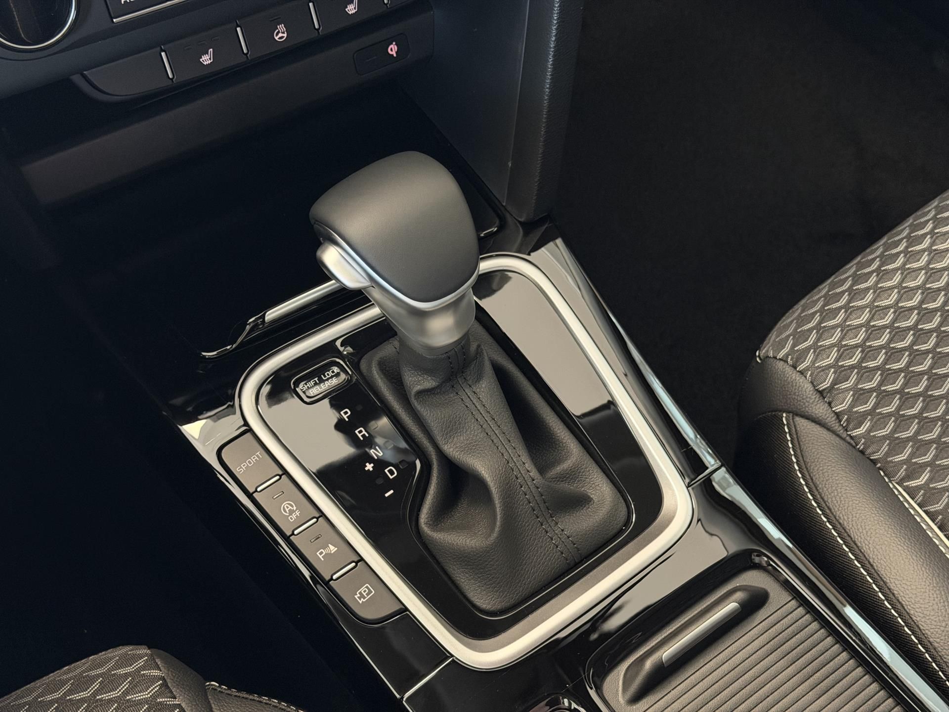 Kia XCee´d, 1,6 T-GDi 7DCT EXCLUSIVE WINT - fotka 6