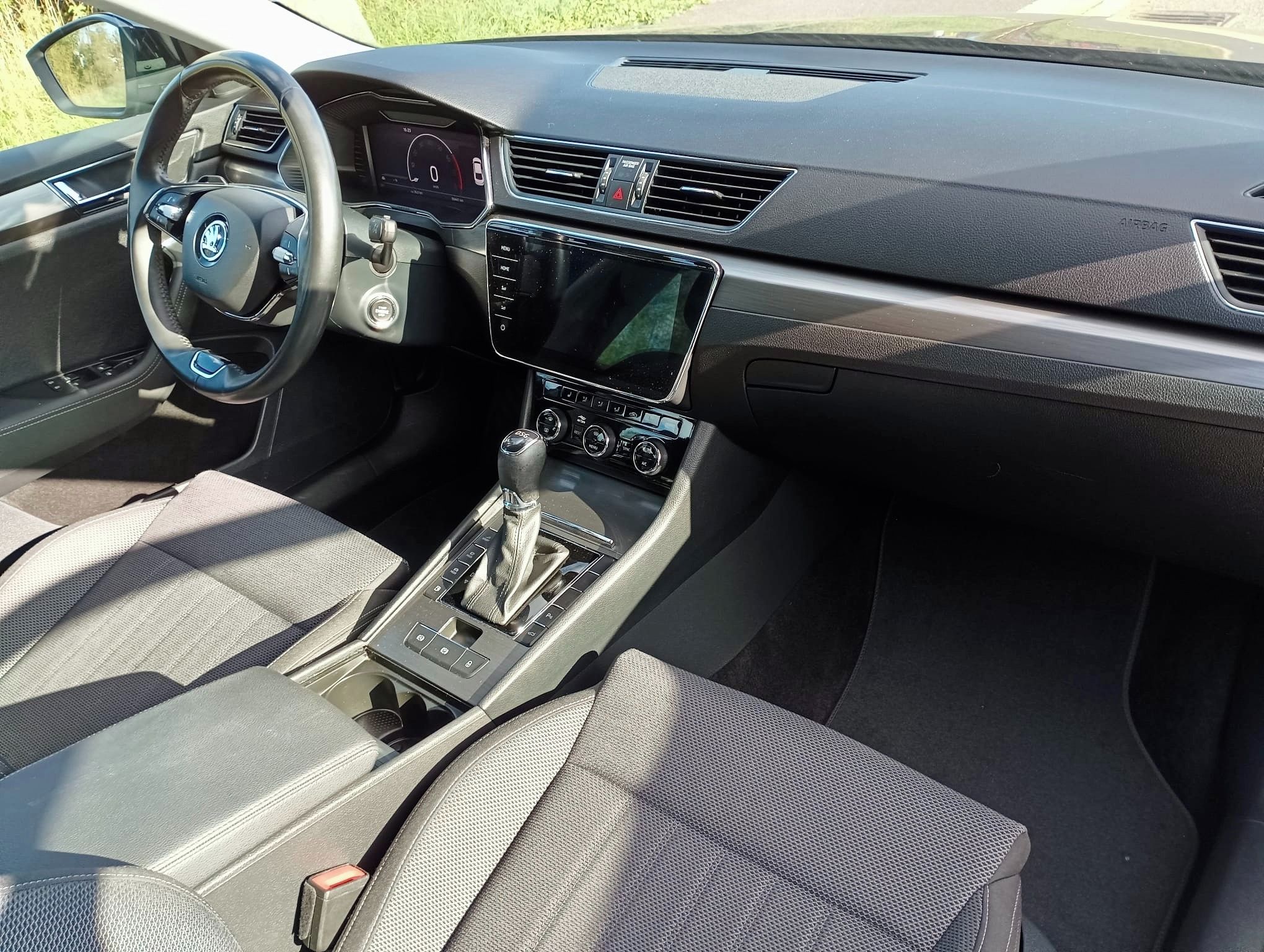 Škoda Superb, 1.4TSI i V hybrid, automat - fotka 2