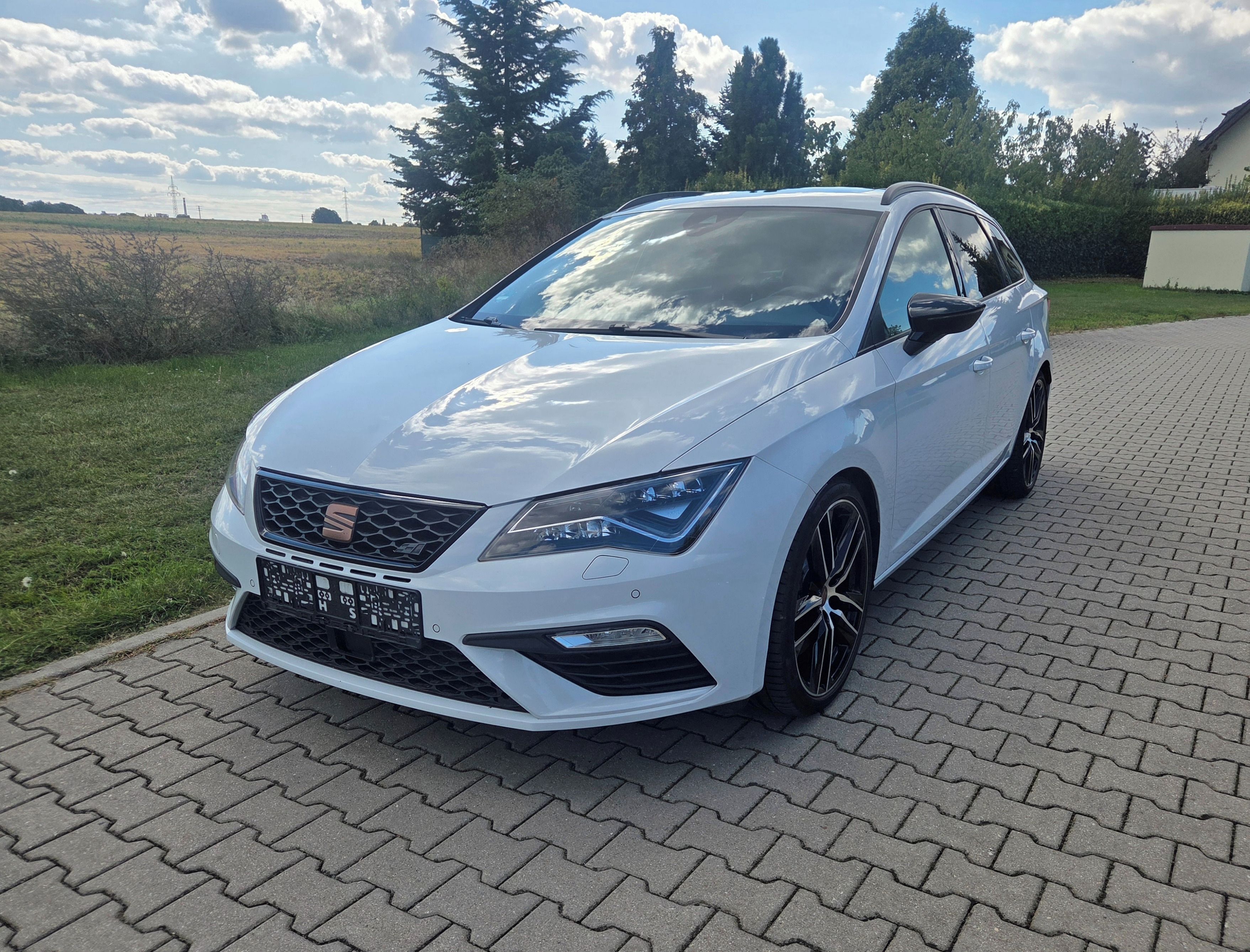 Seat Leon, Cupra 300 ST 4Drive - fotka 2