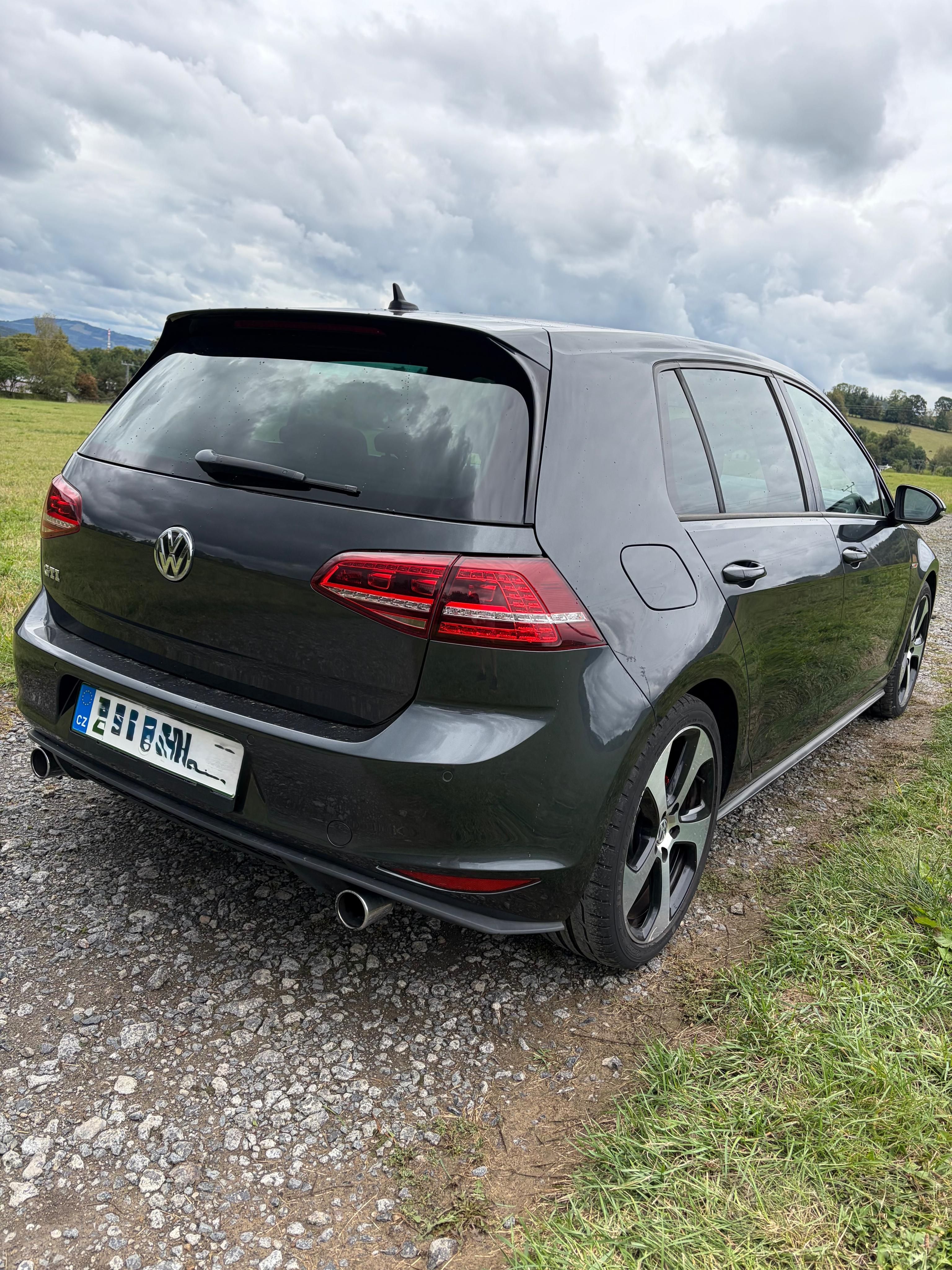 Volkswagen Golf, 7 GTI 2.0 TSI 162KW MANUÁL - fotka 6
