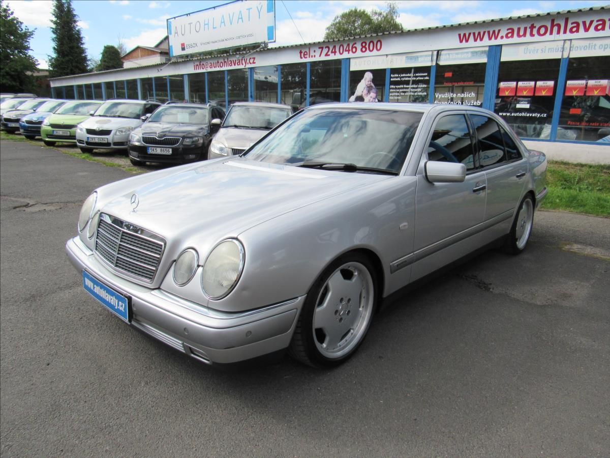 Mercedes-Benz Třídy E, 3,2 E 320 Elegance Automat