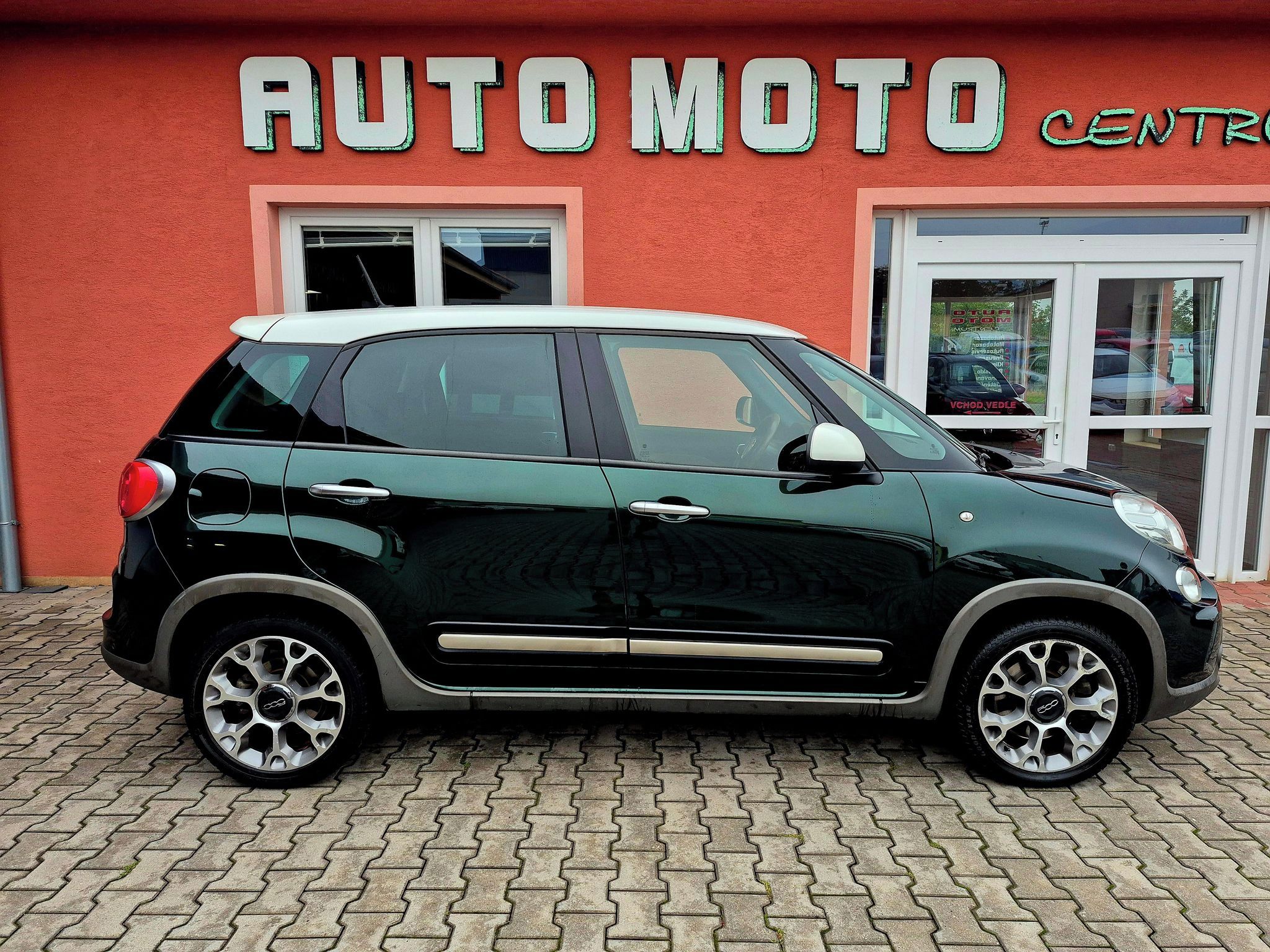 Fiat 500L, Trekking 1.4 T-Jet 88 kW VERDE - fotka 5