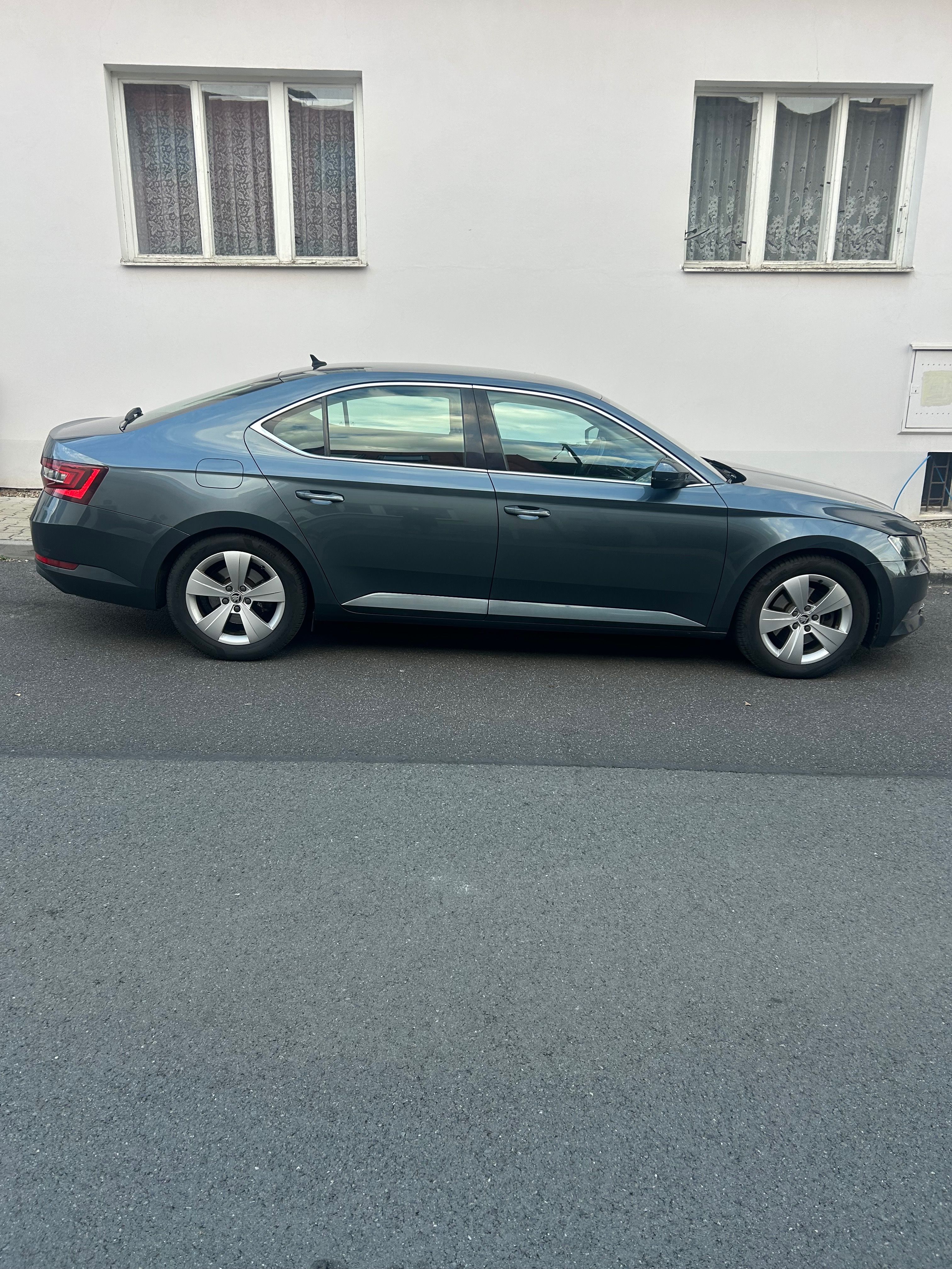 Škoda Superb, Škoda Superb 2.0TDi DPH - fotka 5