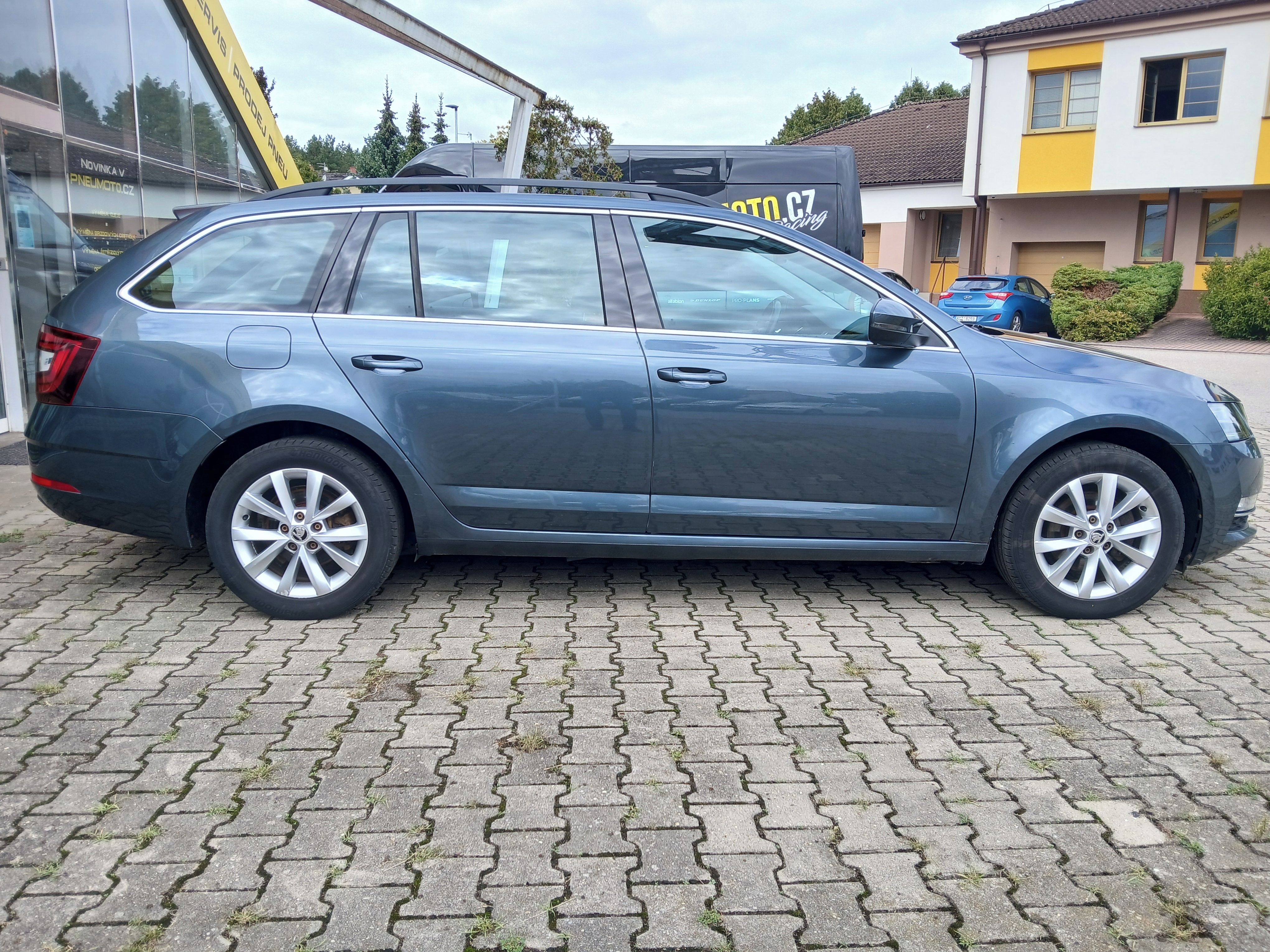 Škoda Octavia, 2.0TDI STYLE, 4X4, 110kW, man. - fotka 6
