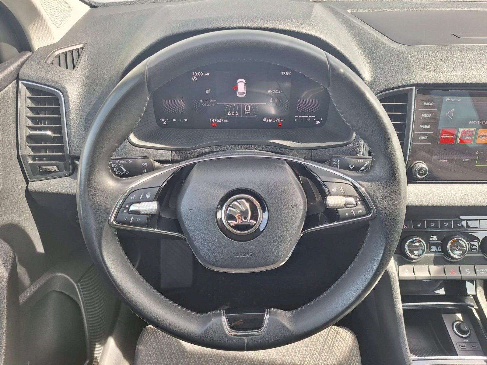 Škoda Karoq, 2.0 TDI / 85 KW / 6MP / STYLE - fotka 5