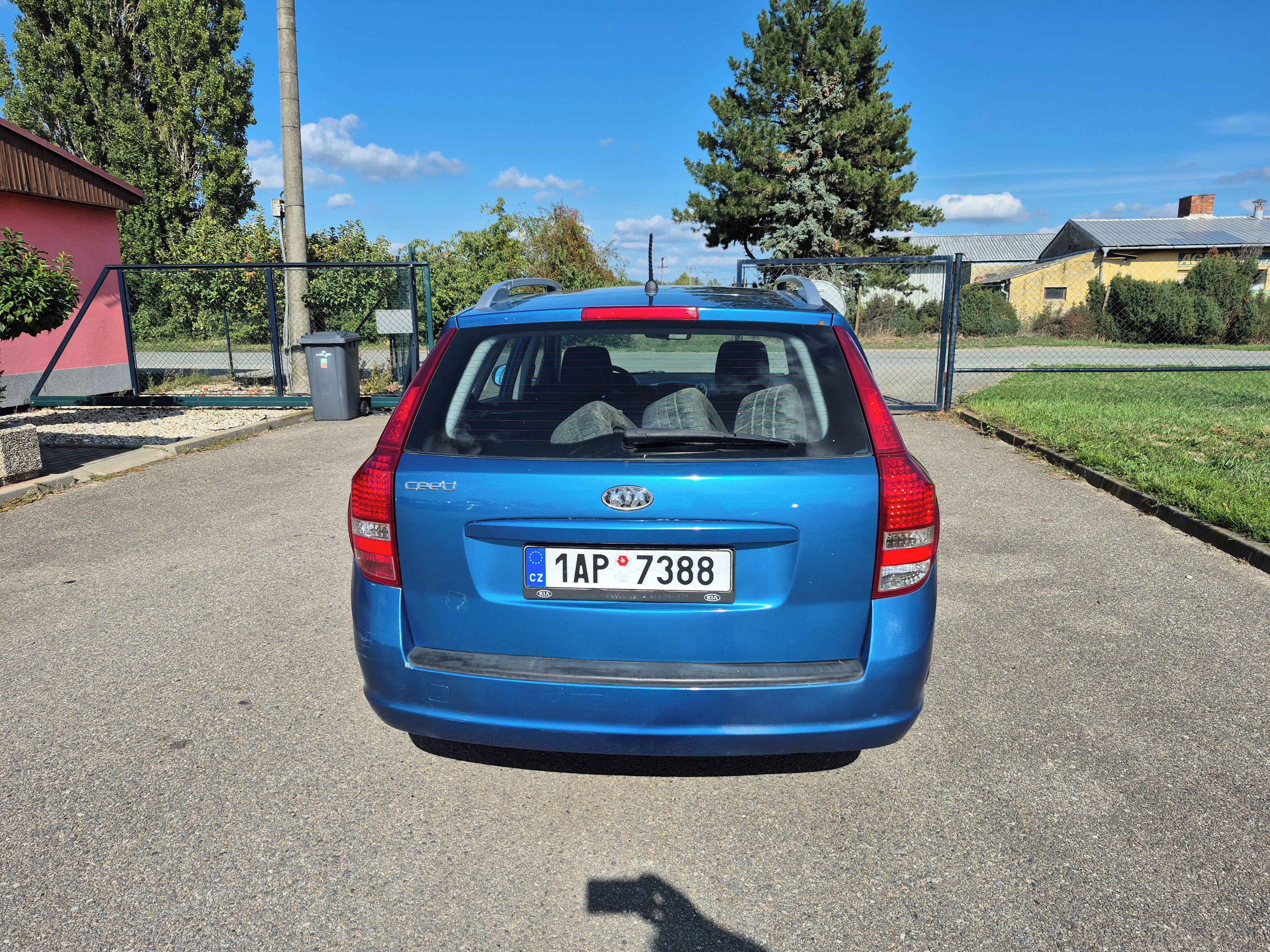 Kia Cee´d, 1,6CRDI, 85kW, klima - fotka 5