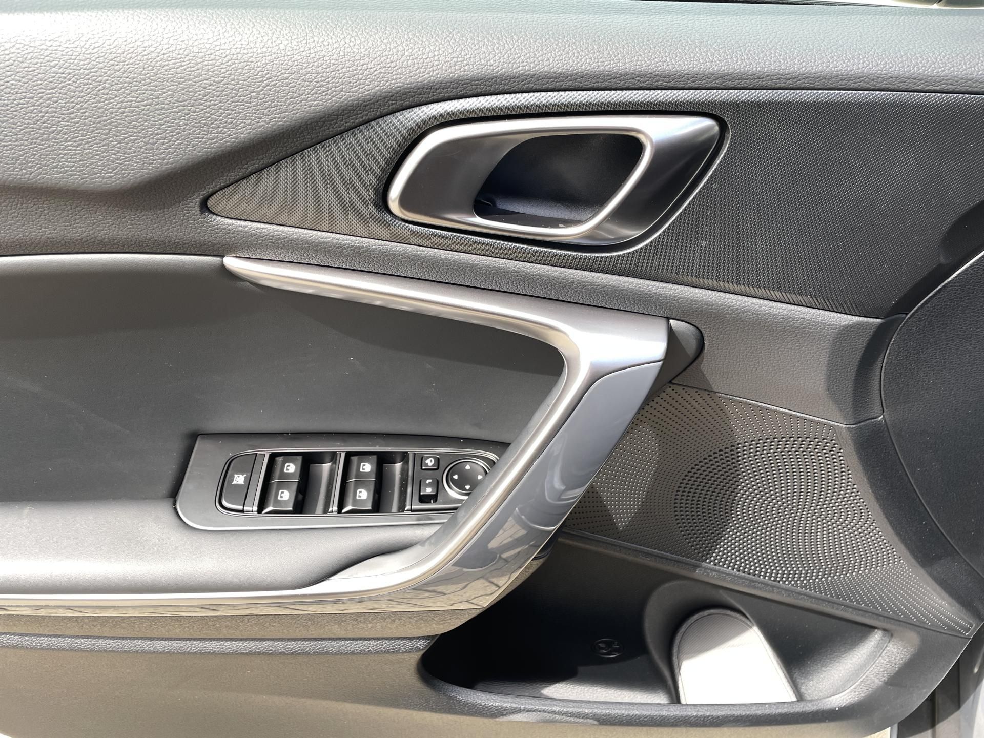 Kia XCee´d, 1,0MHEV 7DCT EXCLUSIVE 2027 - fotka 2