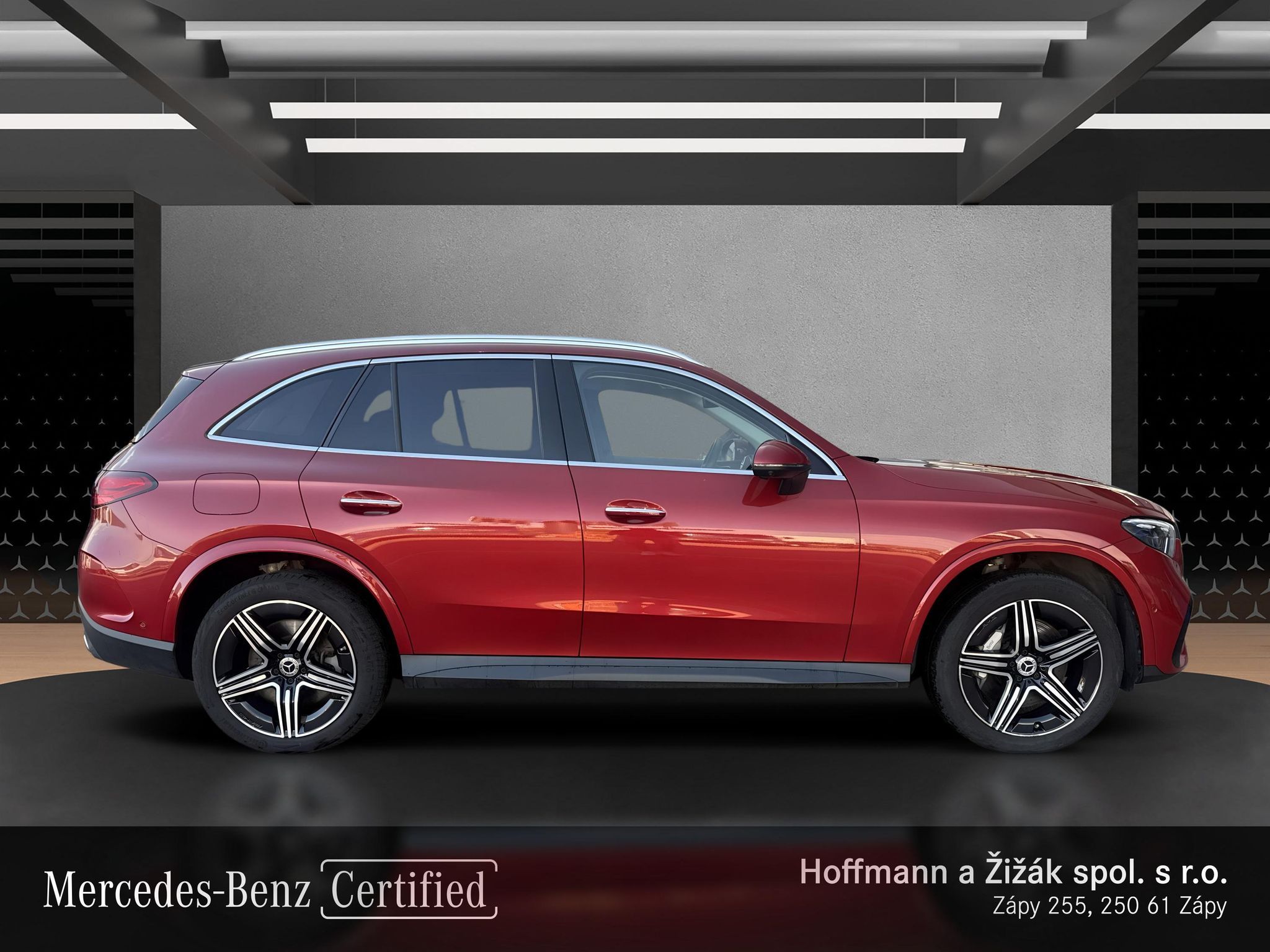 Mercedes-Benz GLC, 300 de 4MATIC s hybridní techn - fotka 4