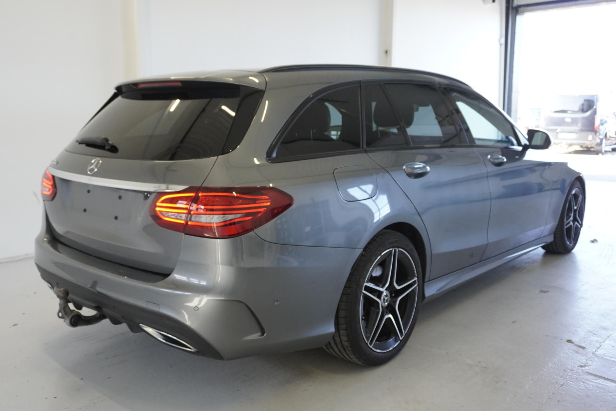 Mercedes-Benz Třídy C, C300 2,0D AMG-LINE AUTOMAT - fotka 5