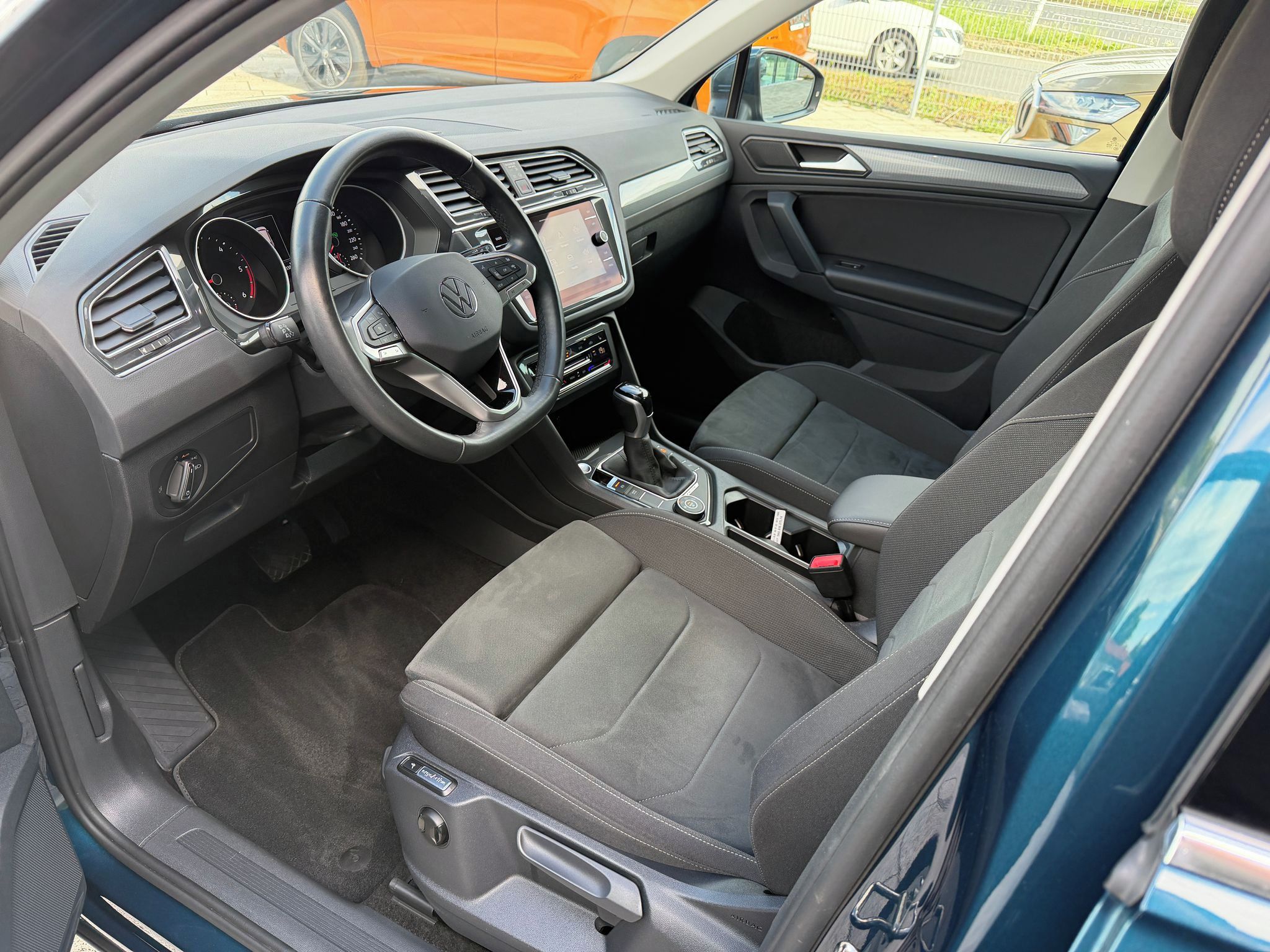 Volkswagen Tiguan, Life  2,0TDI 110kW DSG - fotka 5
