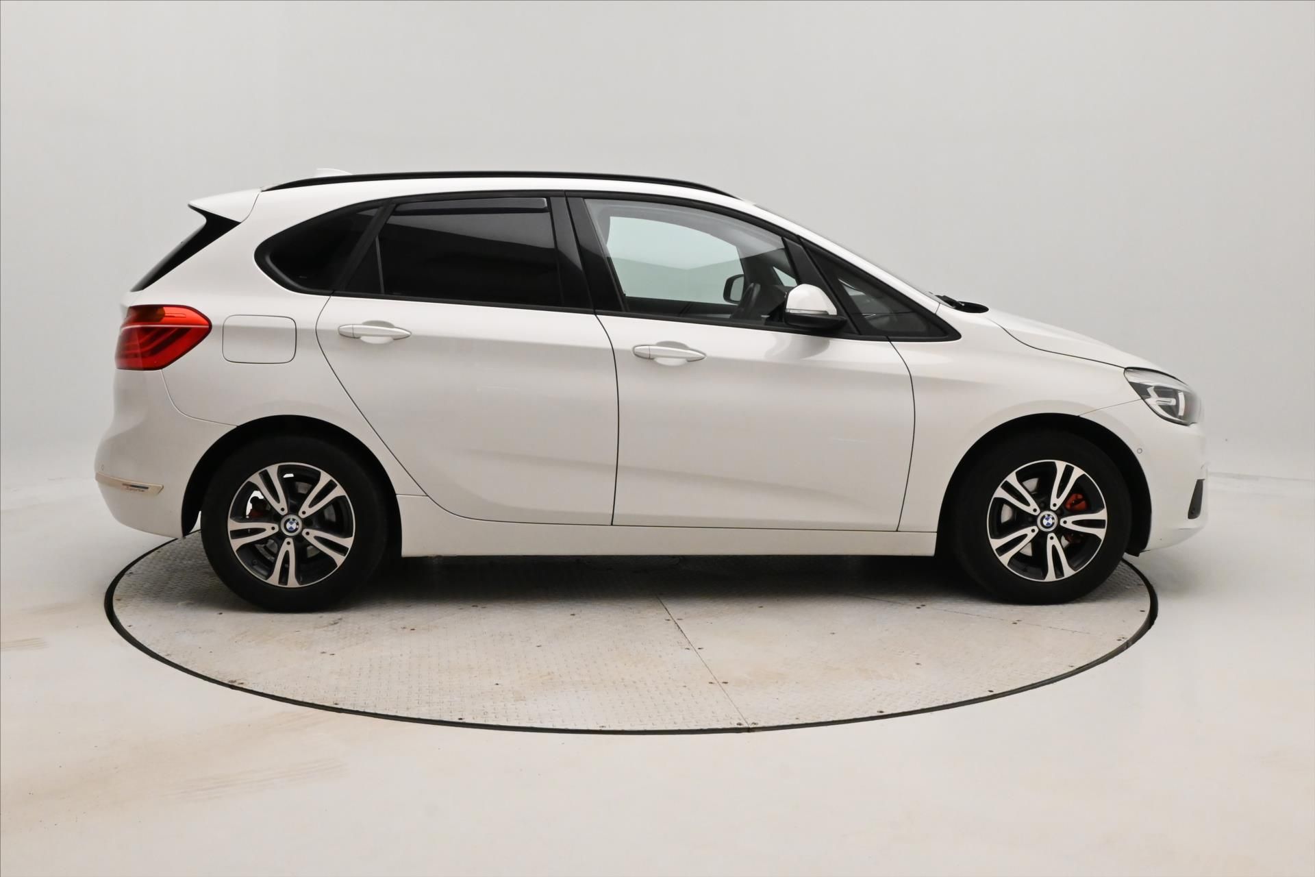 BMW Řada 2, 2,0 218d 110 kW Active Záruka - fotka 4