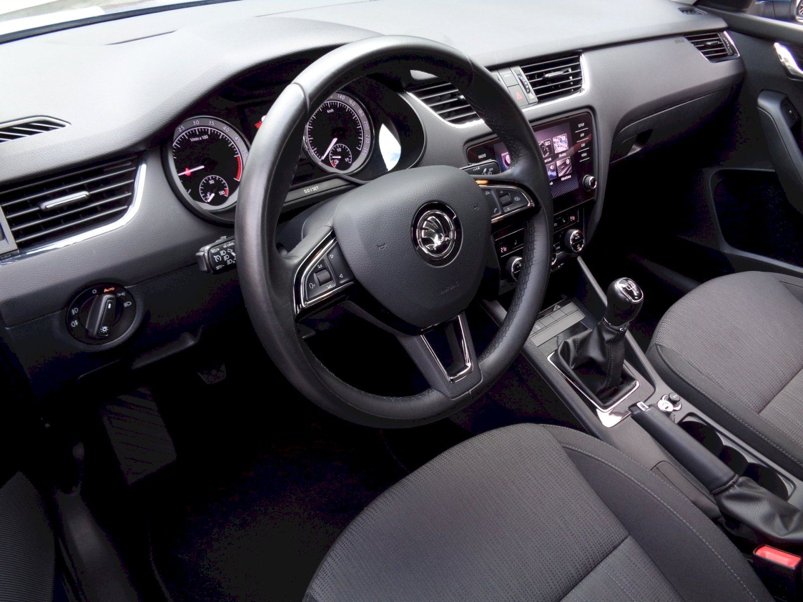 Škoda Octavia, 1.6 TDI 85 kW Style - fotka 5