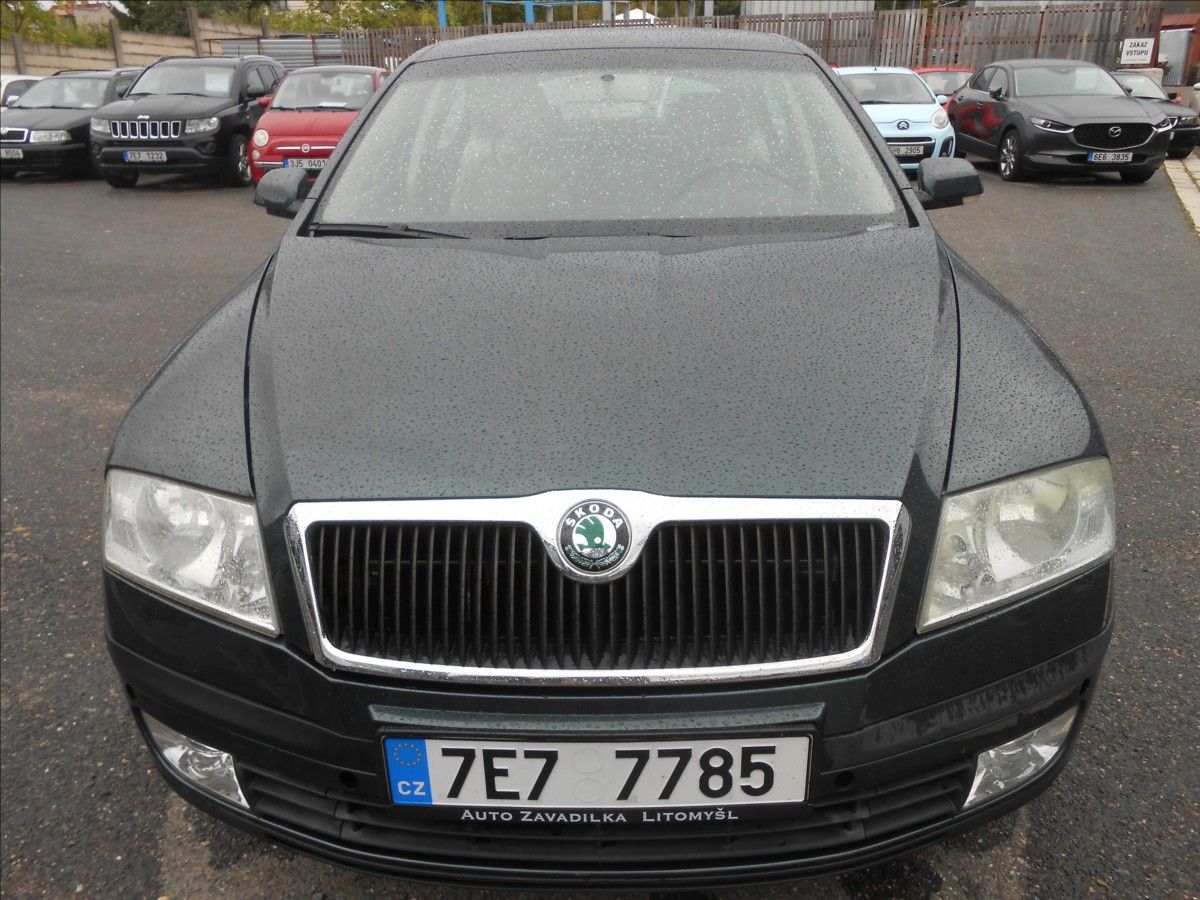 Škoda Octavia, 1,6 MPi 75Kw Elegance - fotka 2