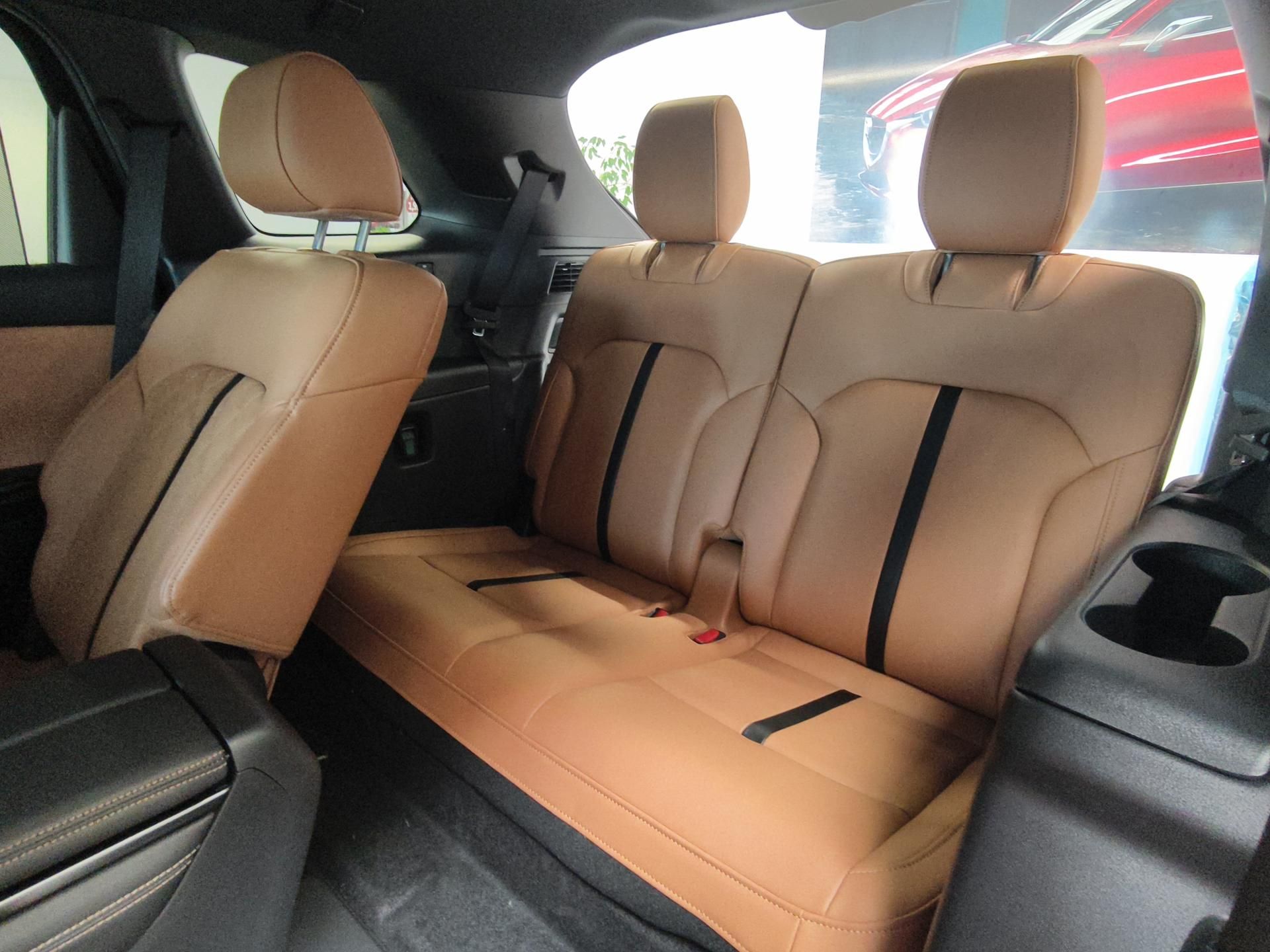 Mazda CX-80, 3.3D HOMURA-PLUS Captain Seat - fotka 6
