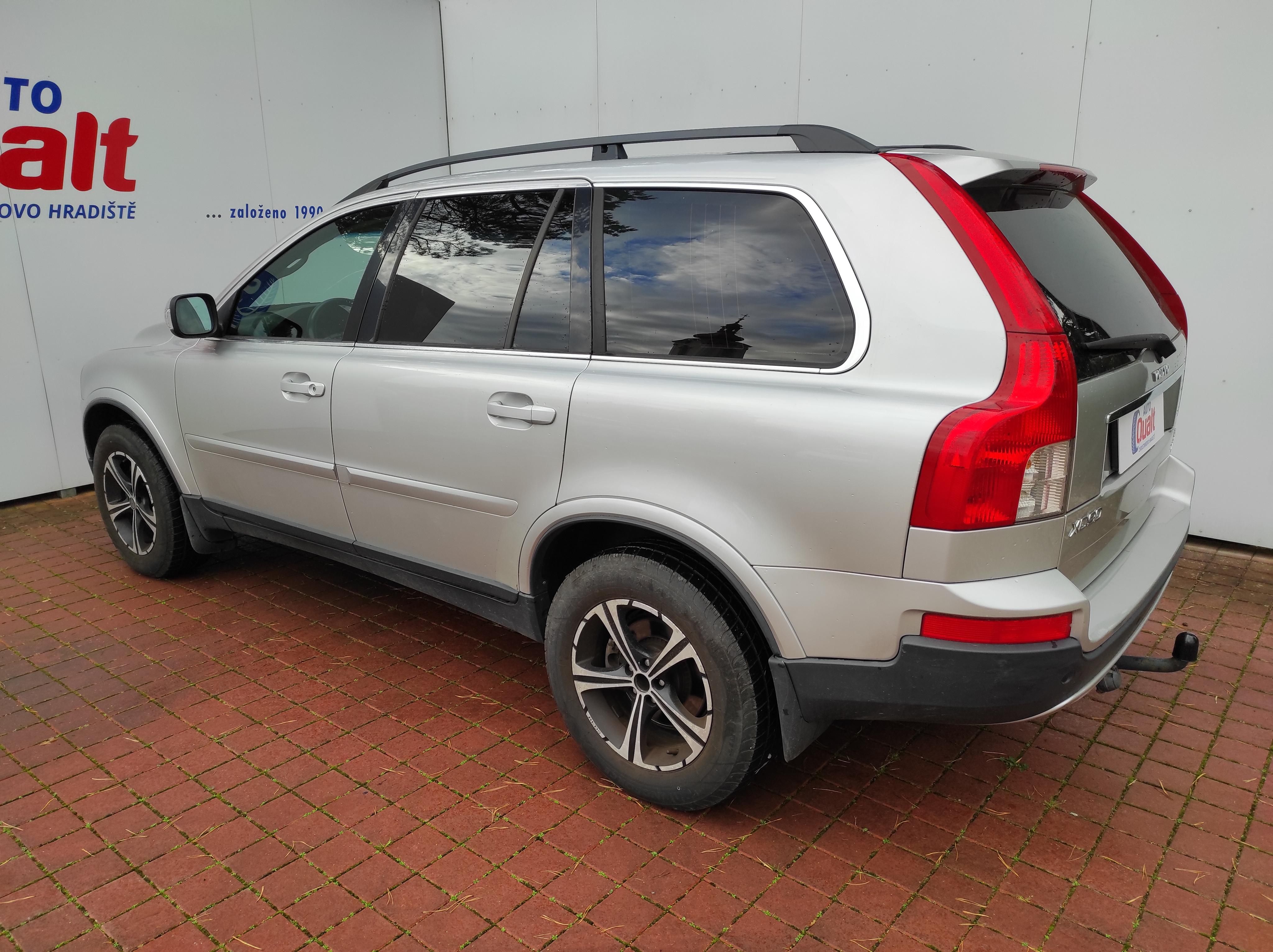 Volvo XC90, 2.4 D5 AWD, AUTOMAT, ZÁVĚS - fotka 6